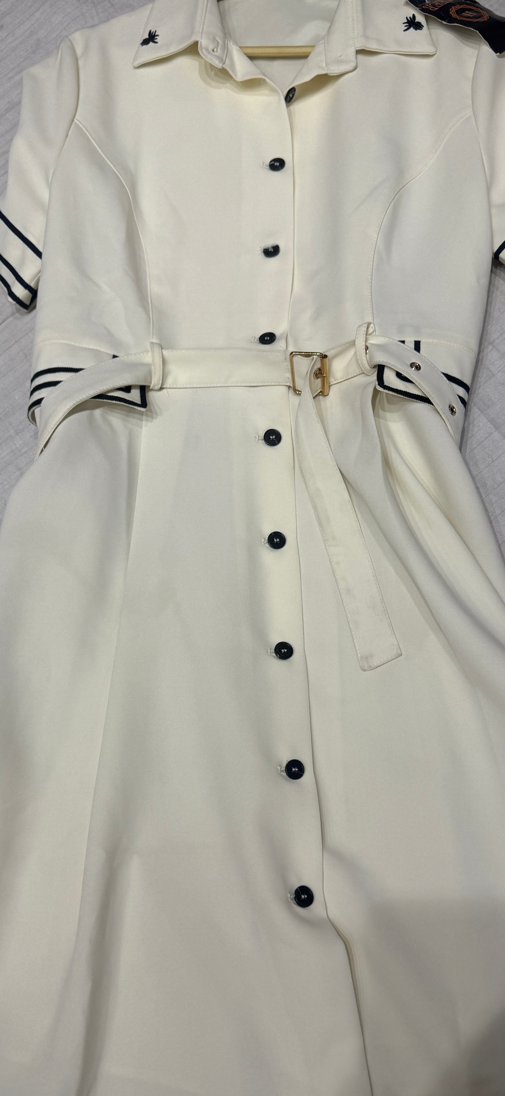 Q562304 Elegant Ivory Belted Midi Dress