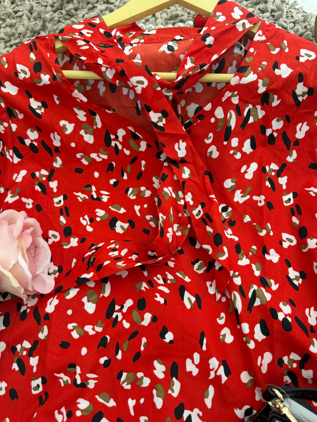 Q562754 Scarlet Splash Printed Shirt Top