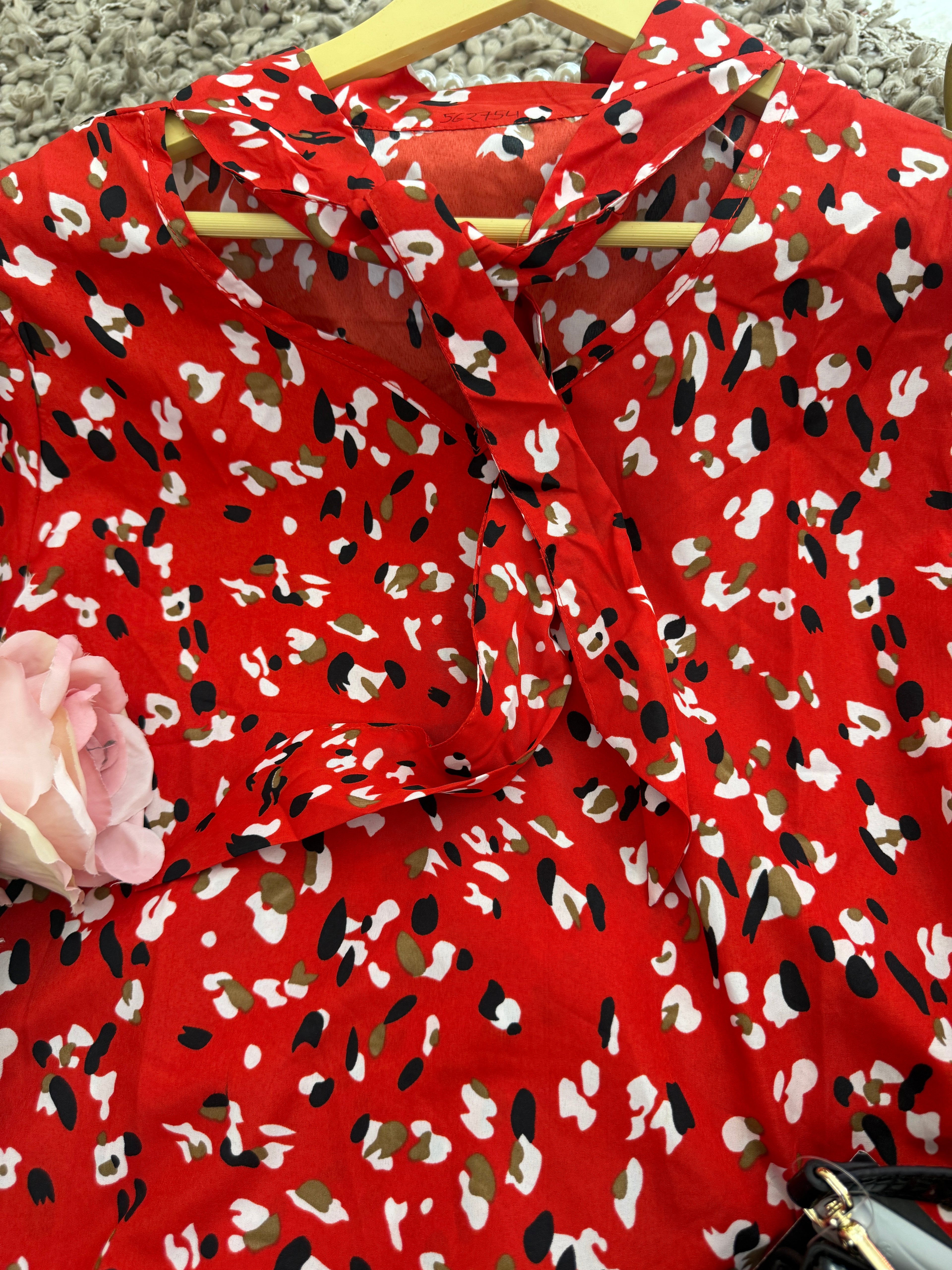 Q562754 Scarlet Splash Printed Shirt Top