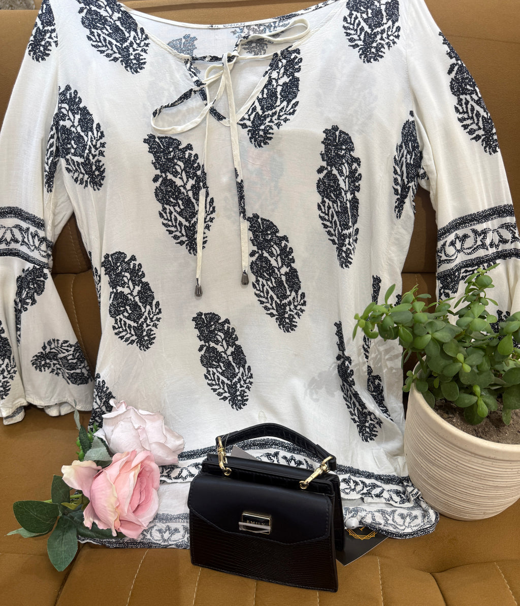 Q562752 Midnight Bloom Printed White Top