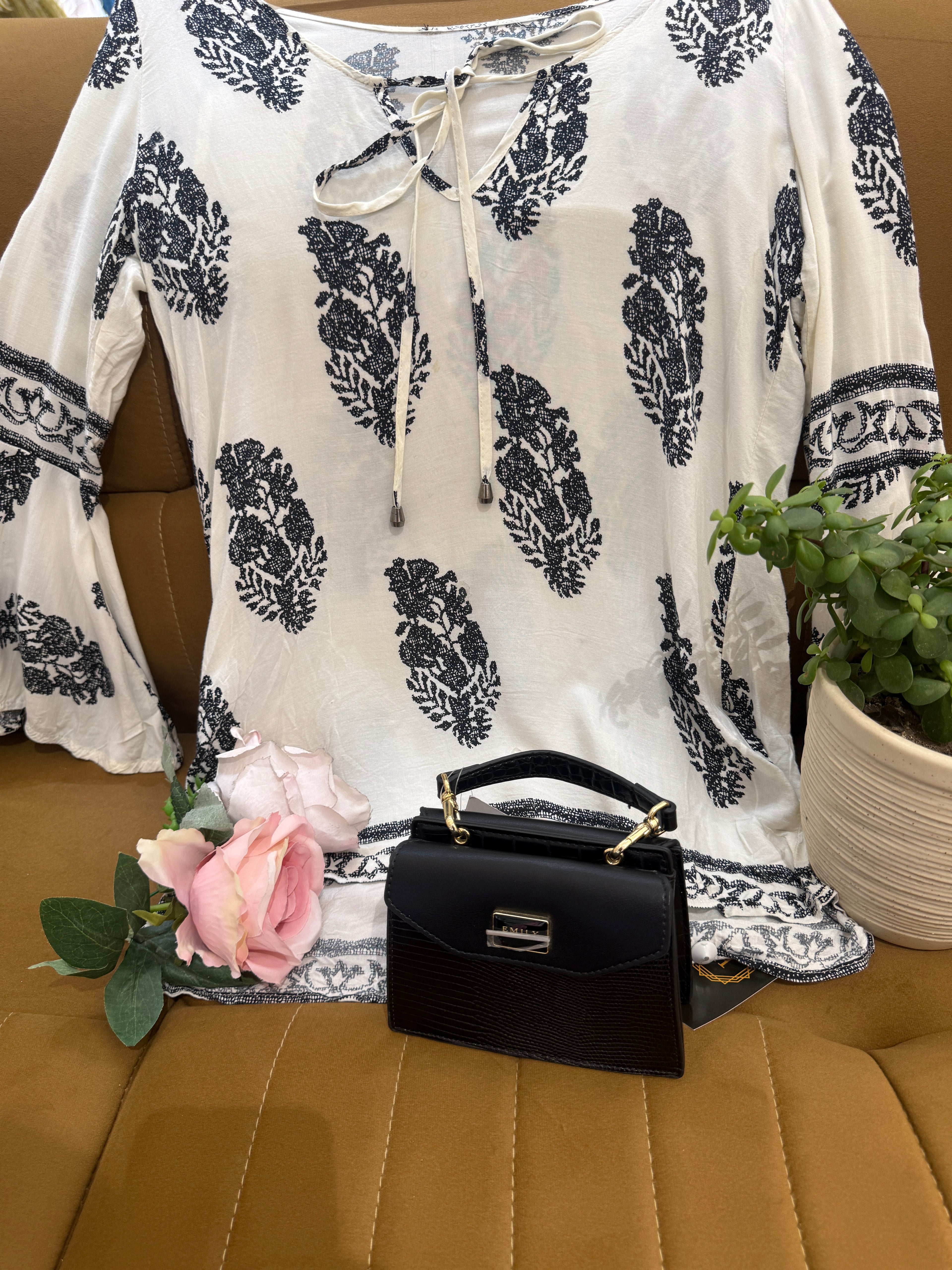 Q562752 Midnight Bloom Printed White Top