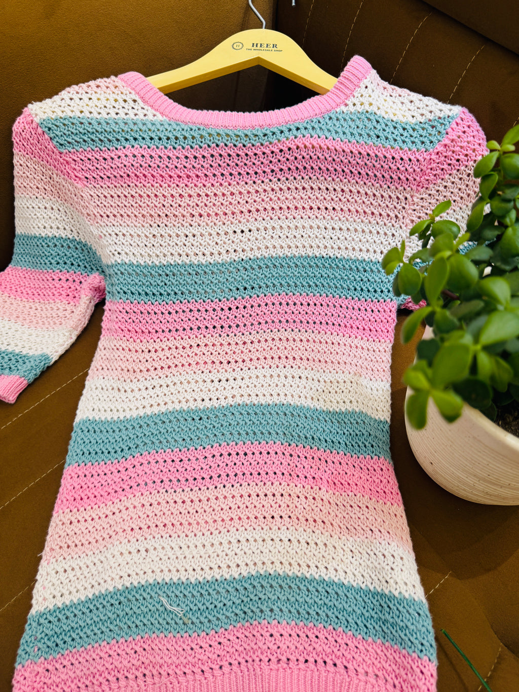 Q562751 Candy Stripe Crochet Knit Top