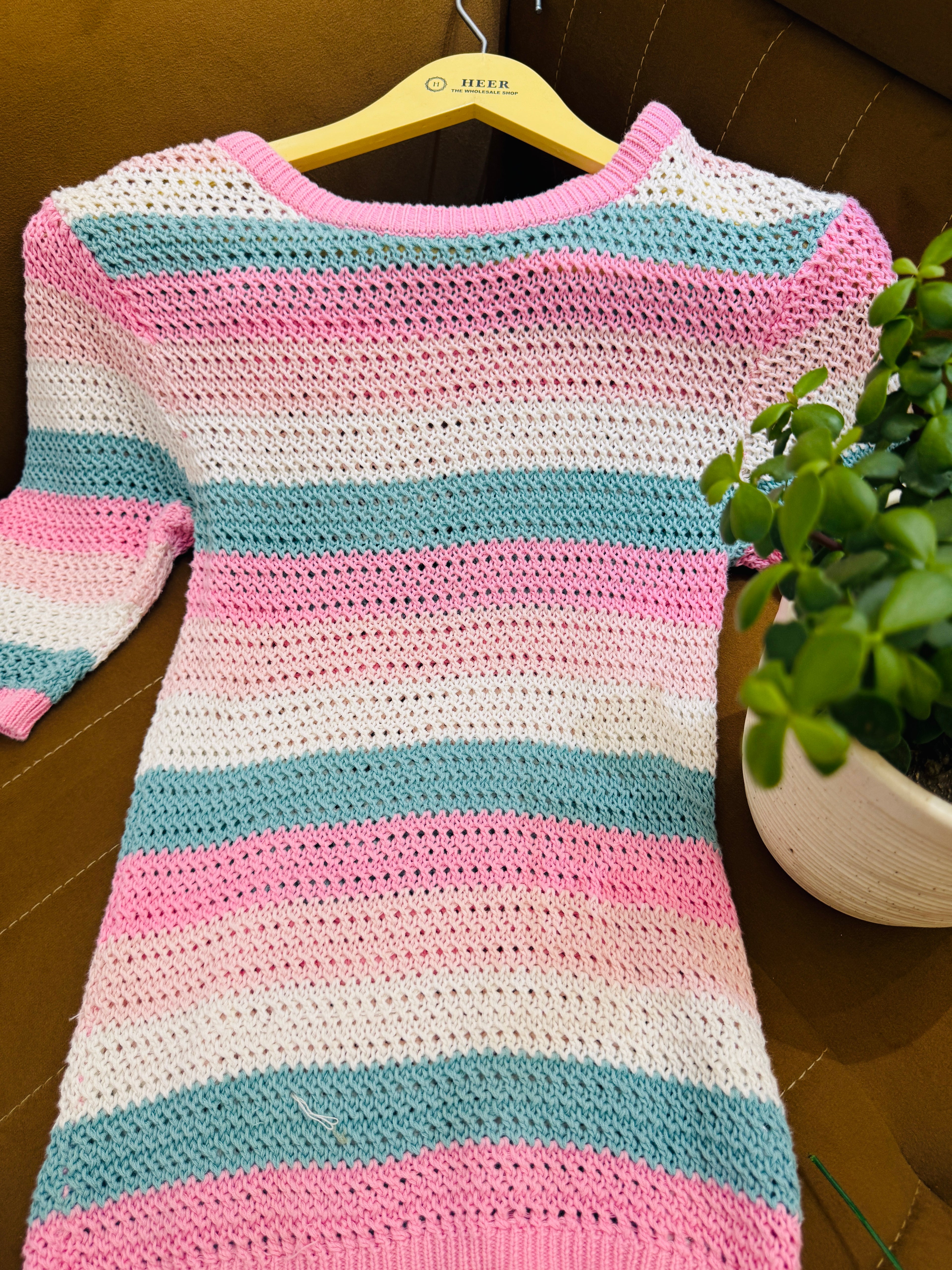 Q562751 Candy Stripe Crochet Knit Top
