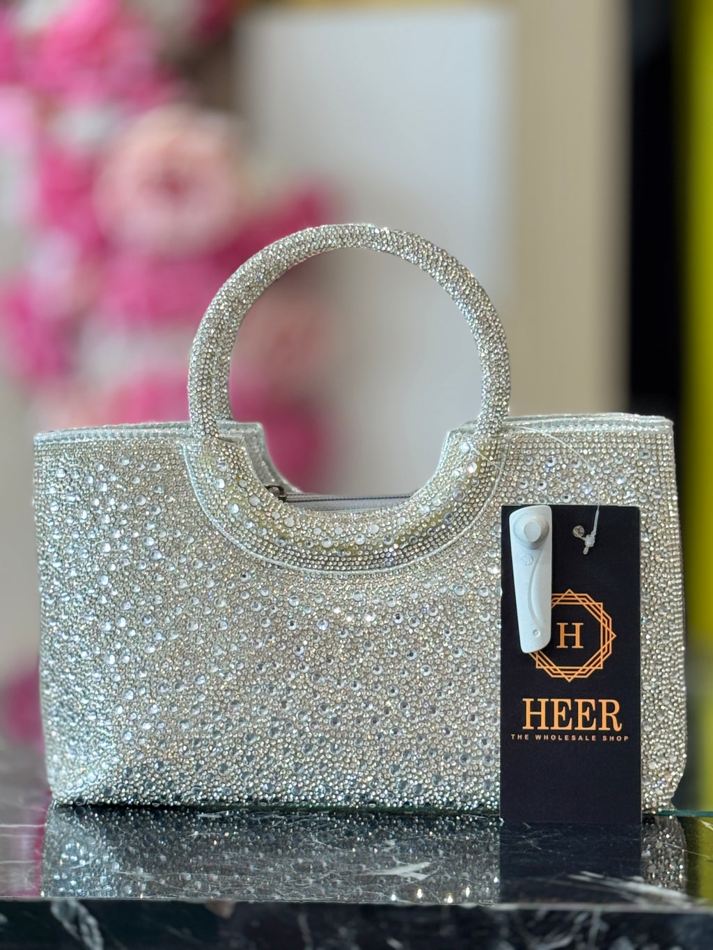 Q562466 Crystal-Studded Circular Handle Evening Handbag