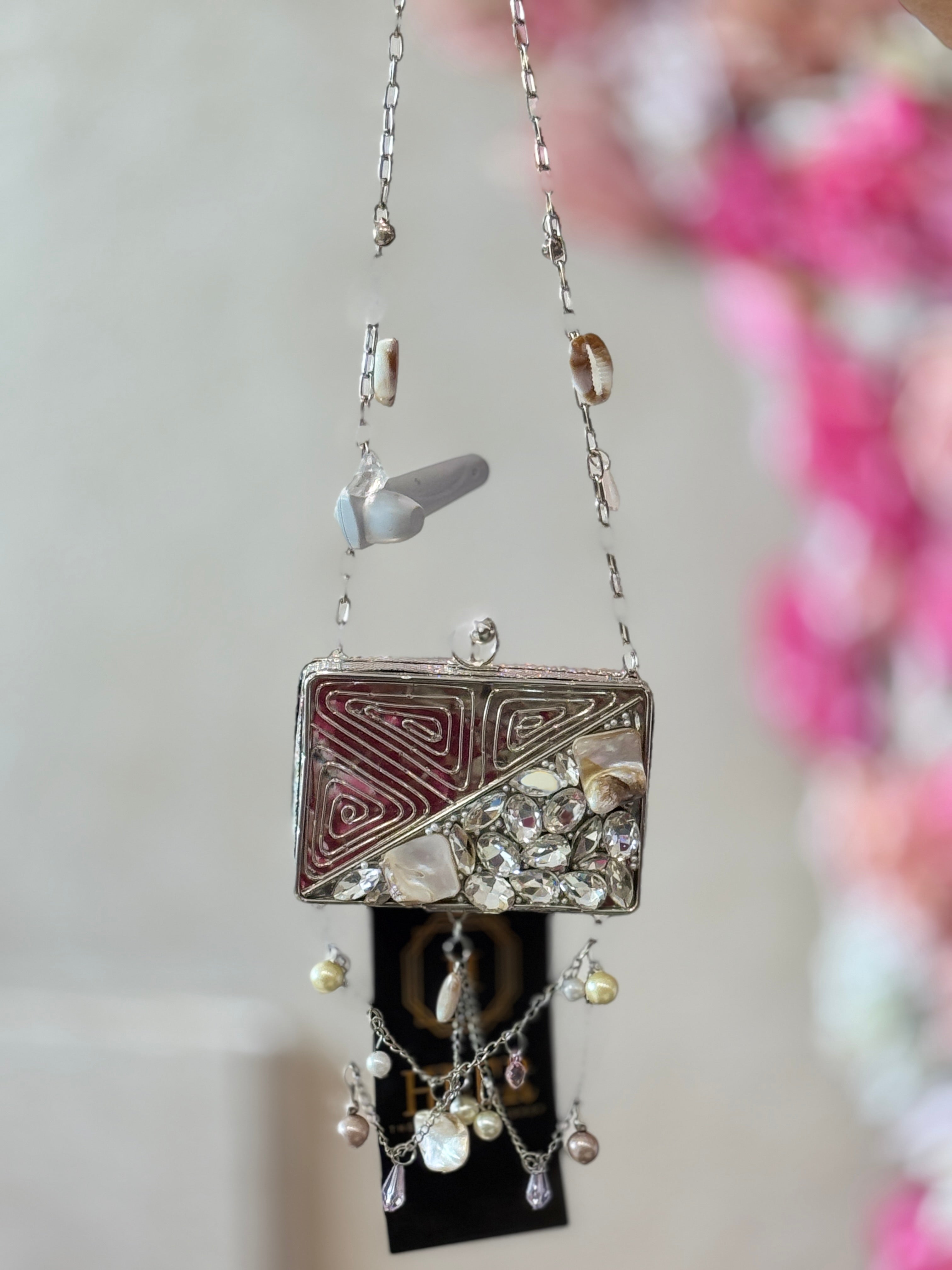 Q562715 Ornate Embellished Hard-Case Clutch Handbag