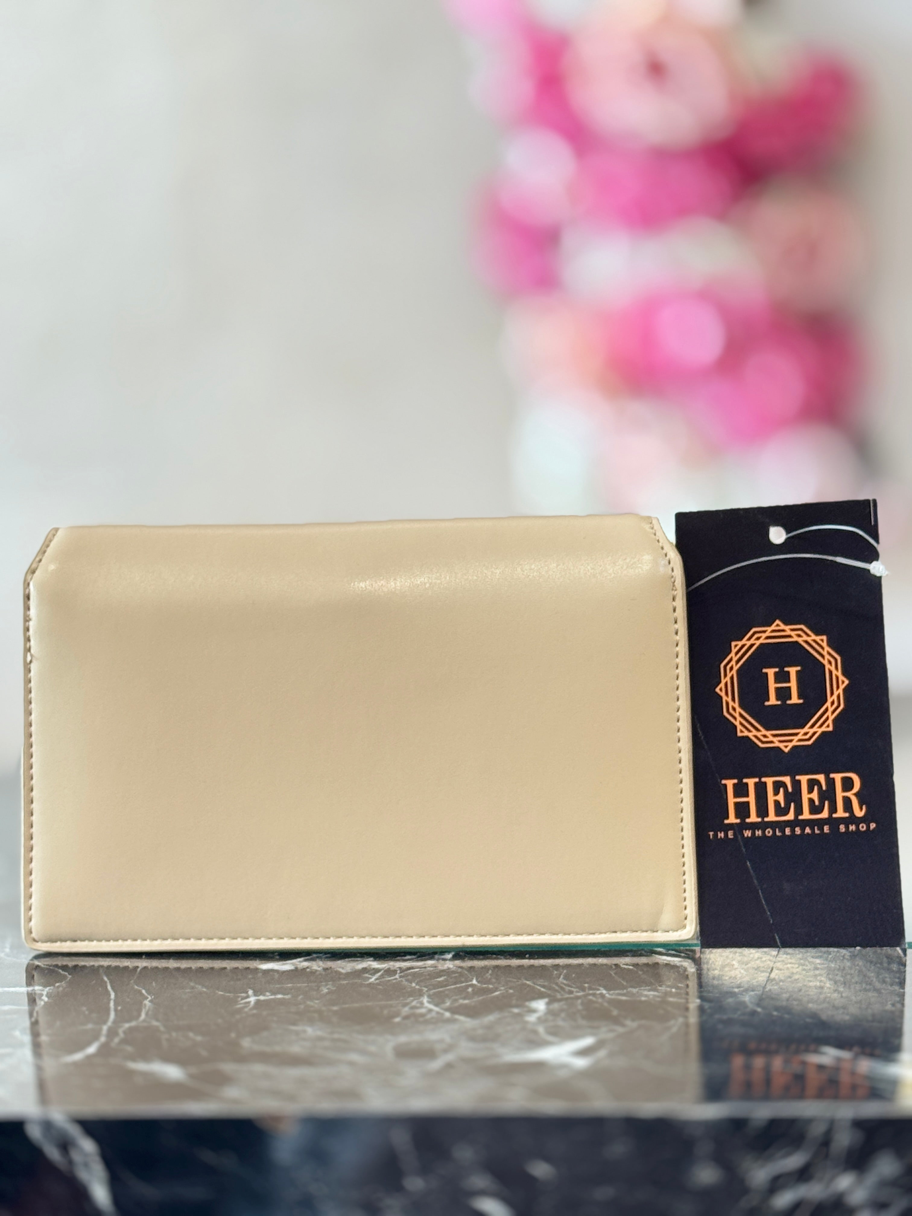 Q562456 Minimalist Flap-Over Classic Handbag