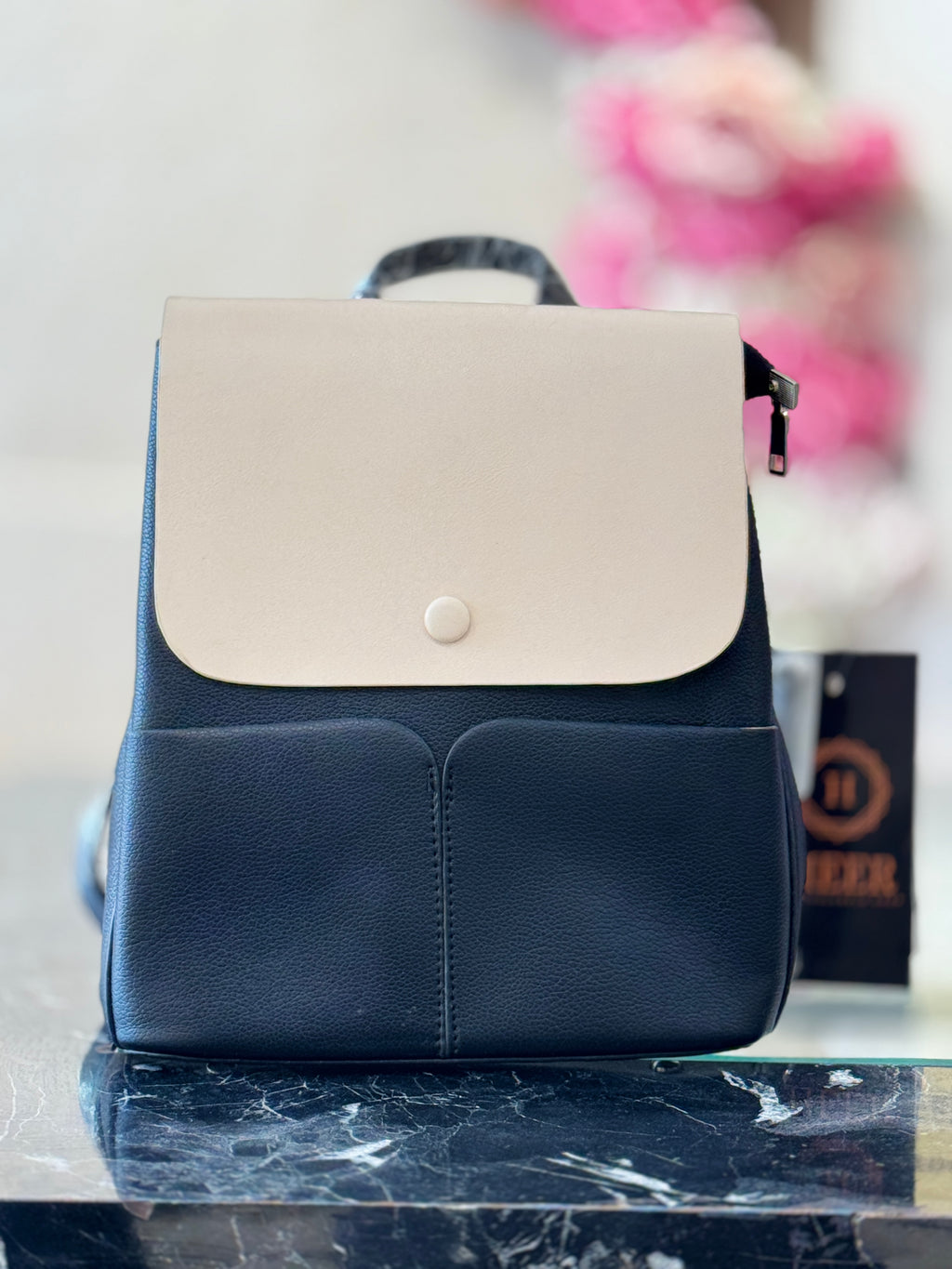 Chic Dual-Tone PU Leather Multi-Compartment Backpack q562449