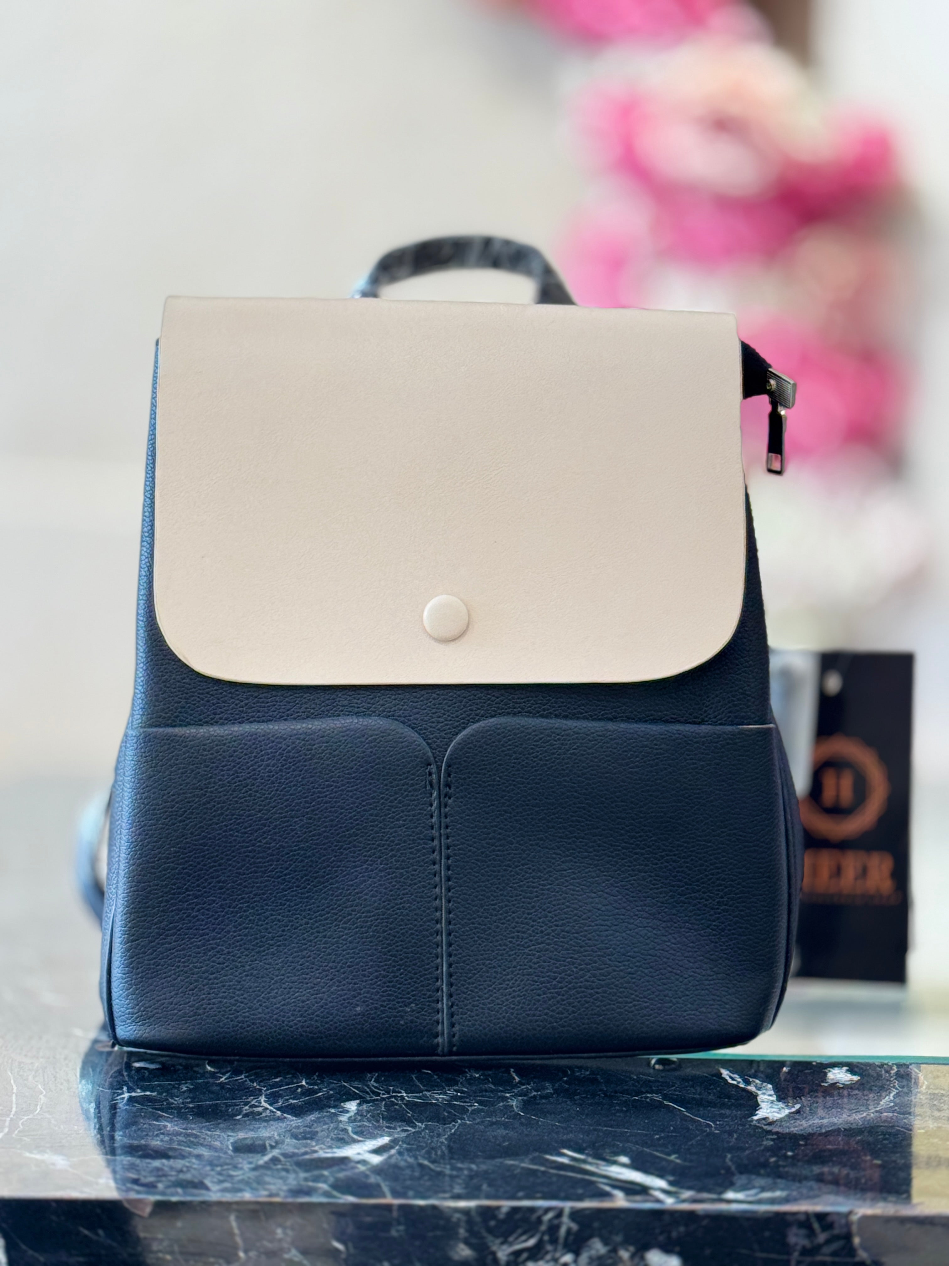 Chic Dual-Tone PU Leather Multi-Compartment Backpack q562449