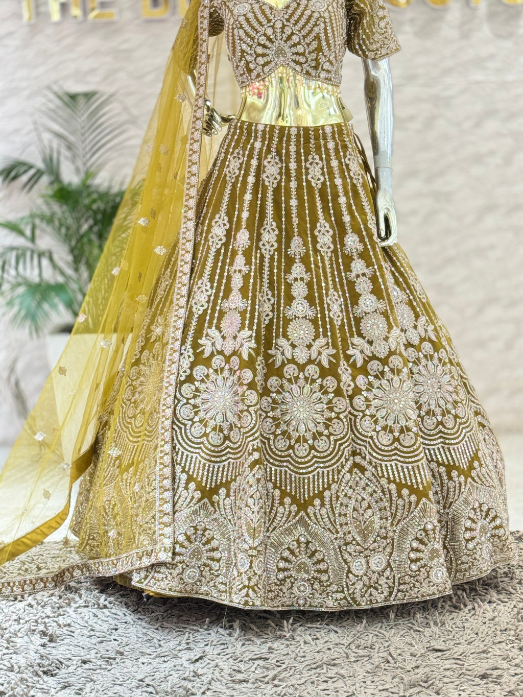 mehendi  Green Heavily Embroidered Velvet Lehenga Choli Set with Net Dupatta q561525