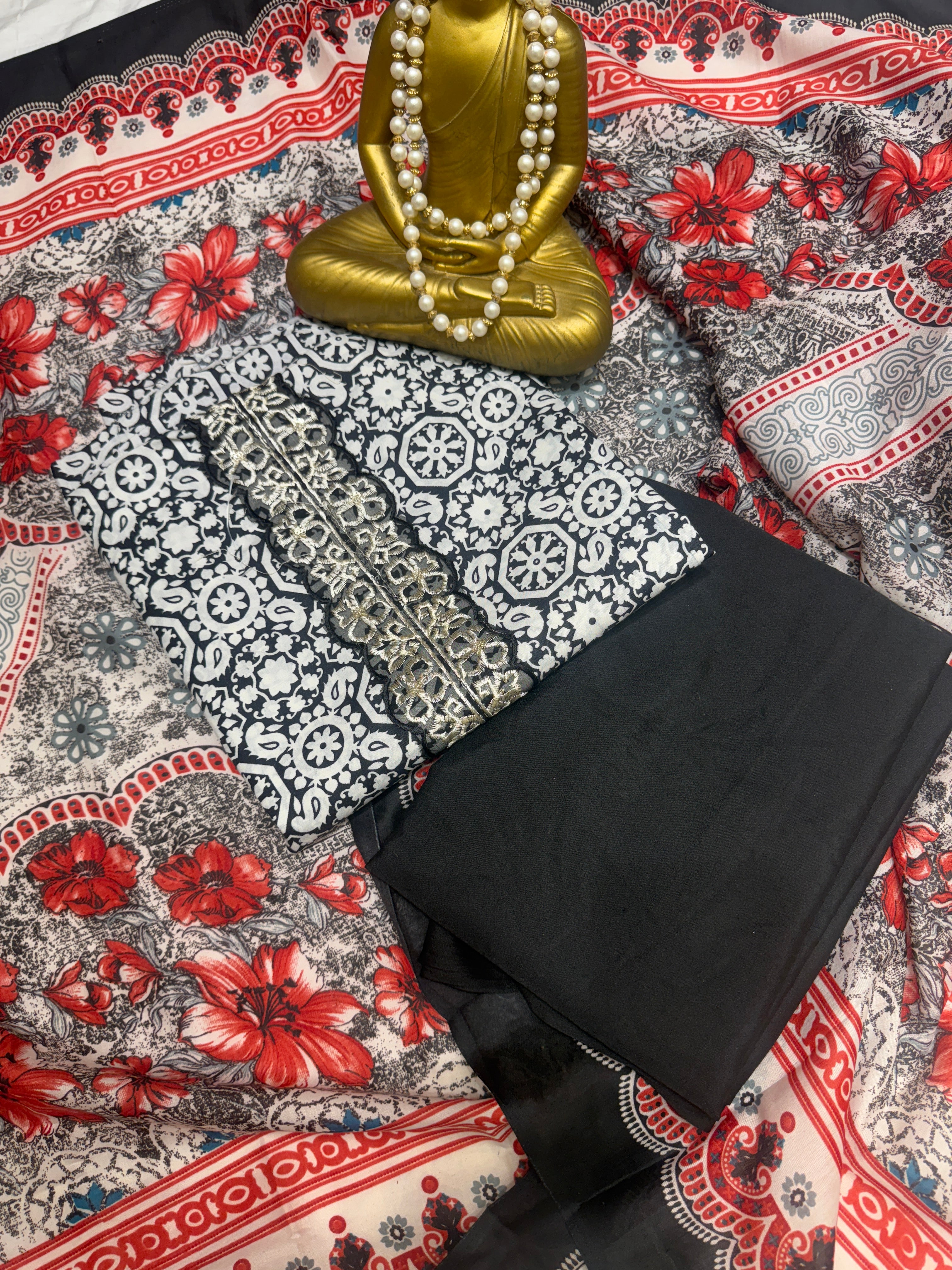 Q562361 striking Black Floral prints, ultimate comfort and elegance.