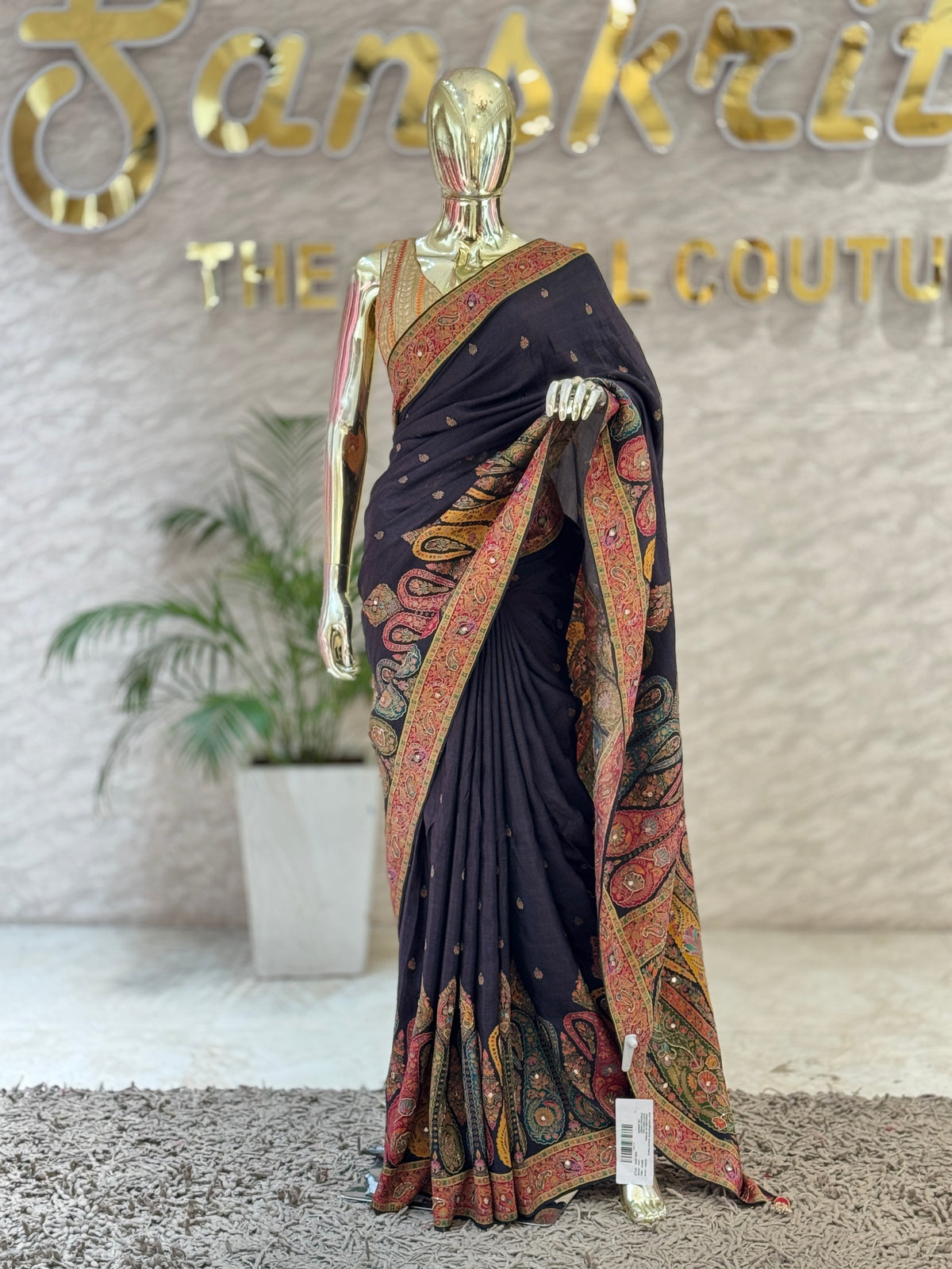 Premium Handmade Kashmiri Sozni Embroidered Black Silk Saree Q562747
