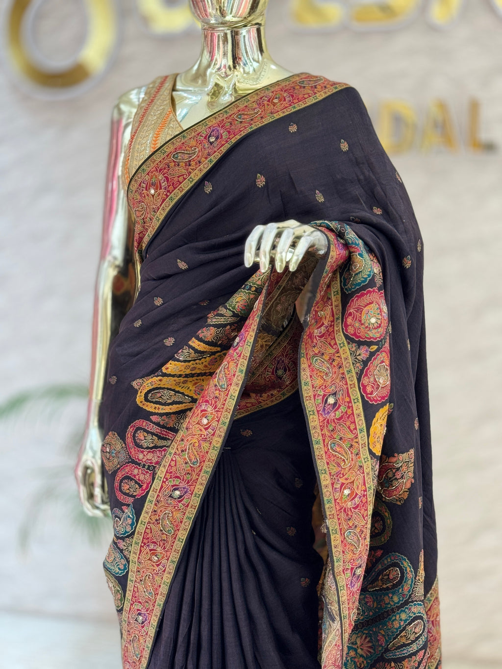 Premium Handmade Kashmiri Sozni Embroidered Black Silk Saree Q562747