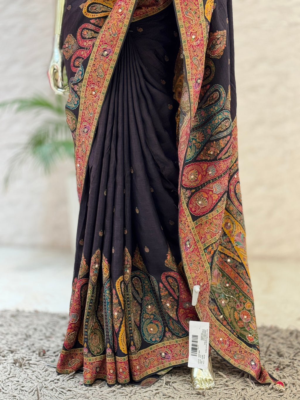 Premium Handmade Kashmiri Sozni Embroidered Black Silk Saree Q562747
