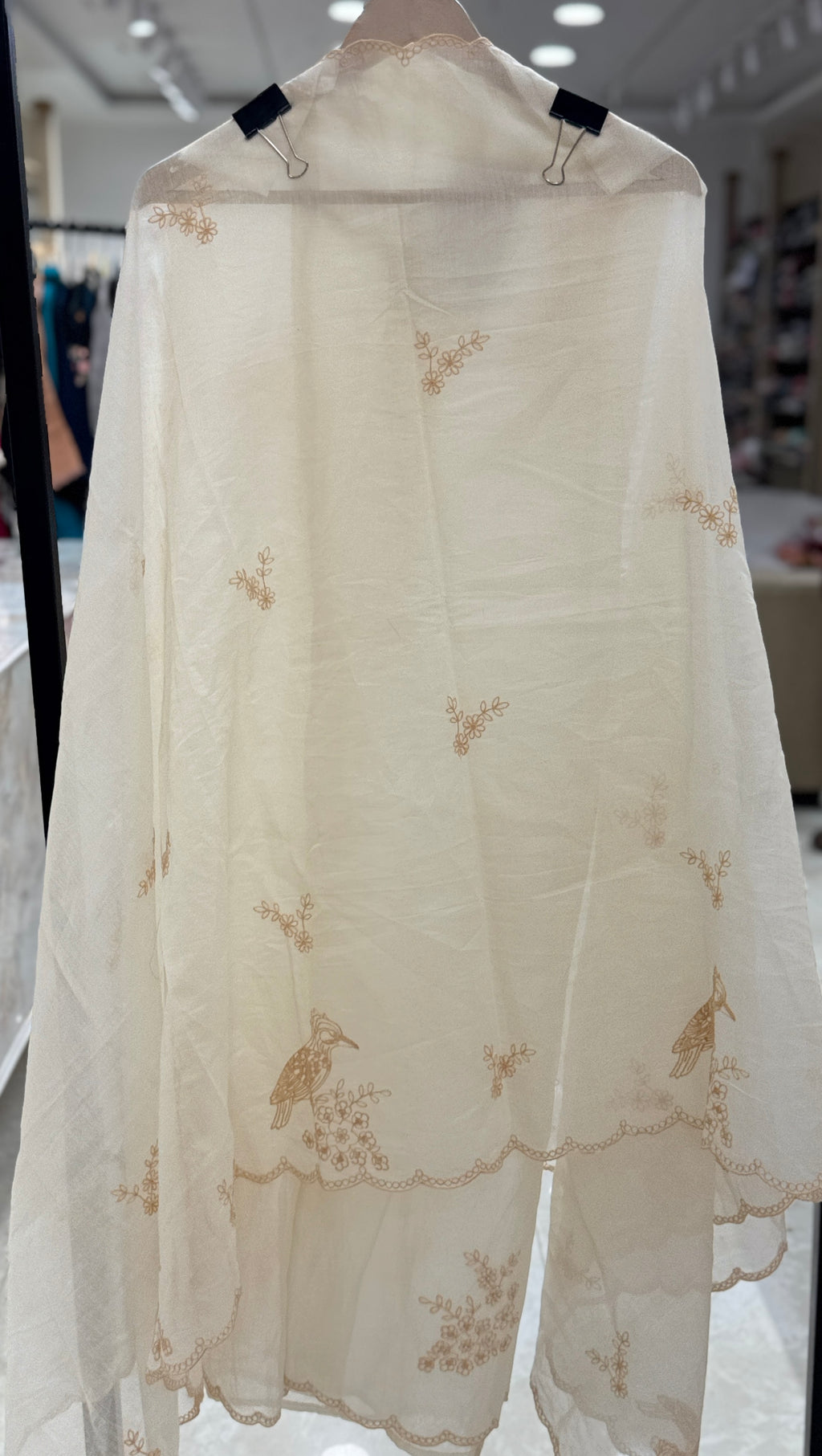 Q562426 Ivory Embroidered Unstitched mul-mul cotton Suit