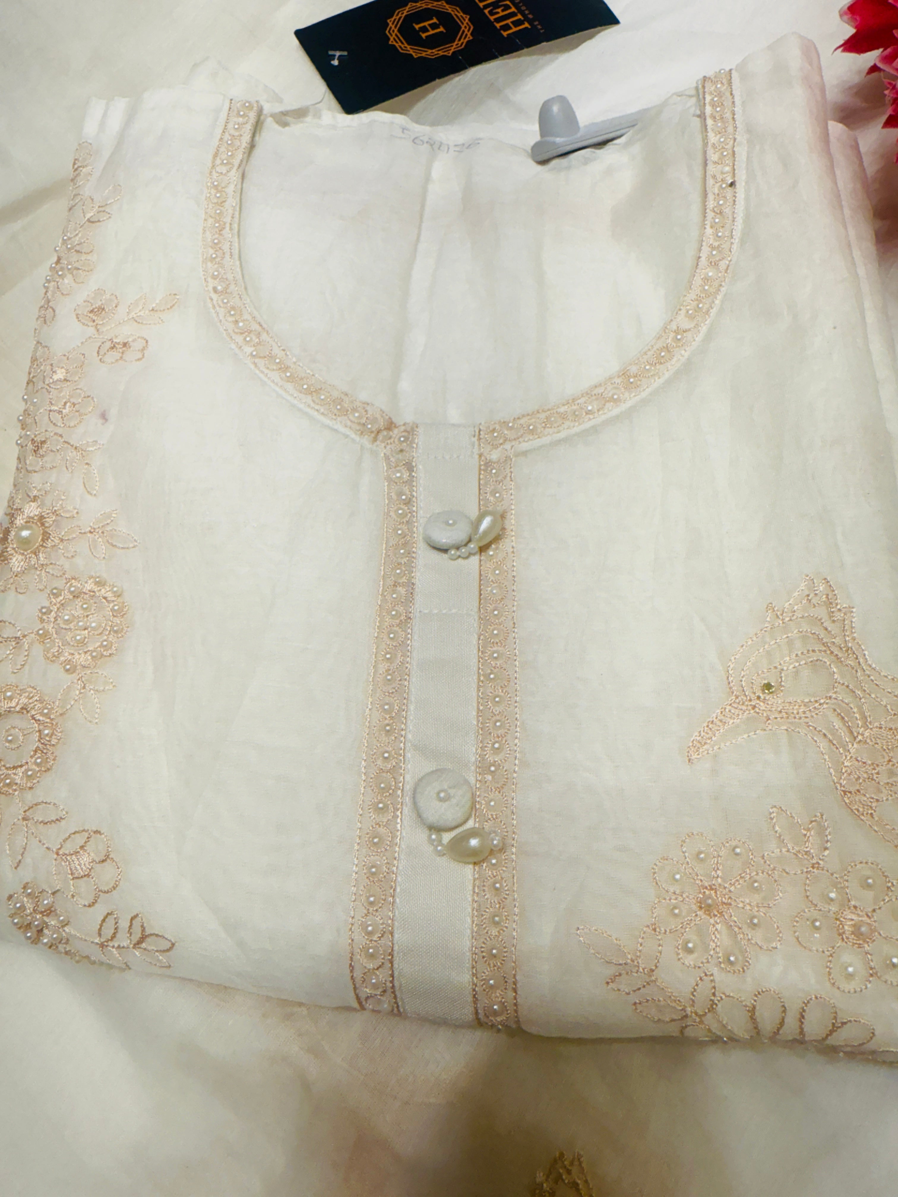 Q562426 Ivory Embroidered Unstitched mul-mul cotton Suit
