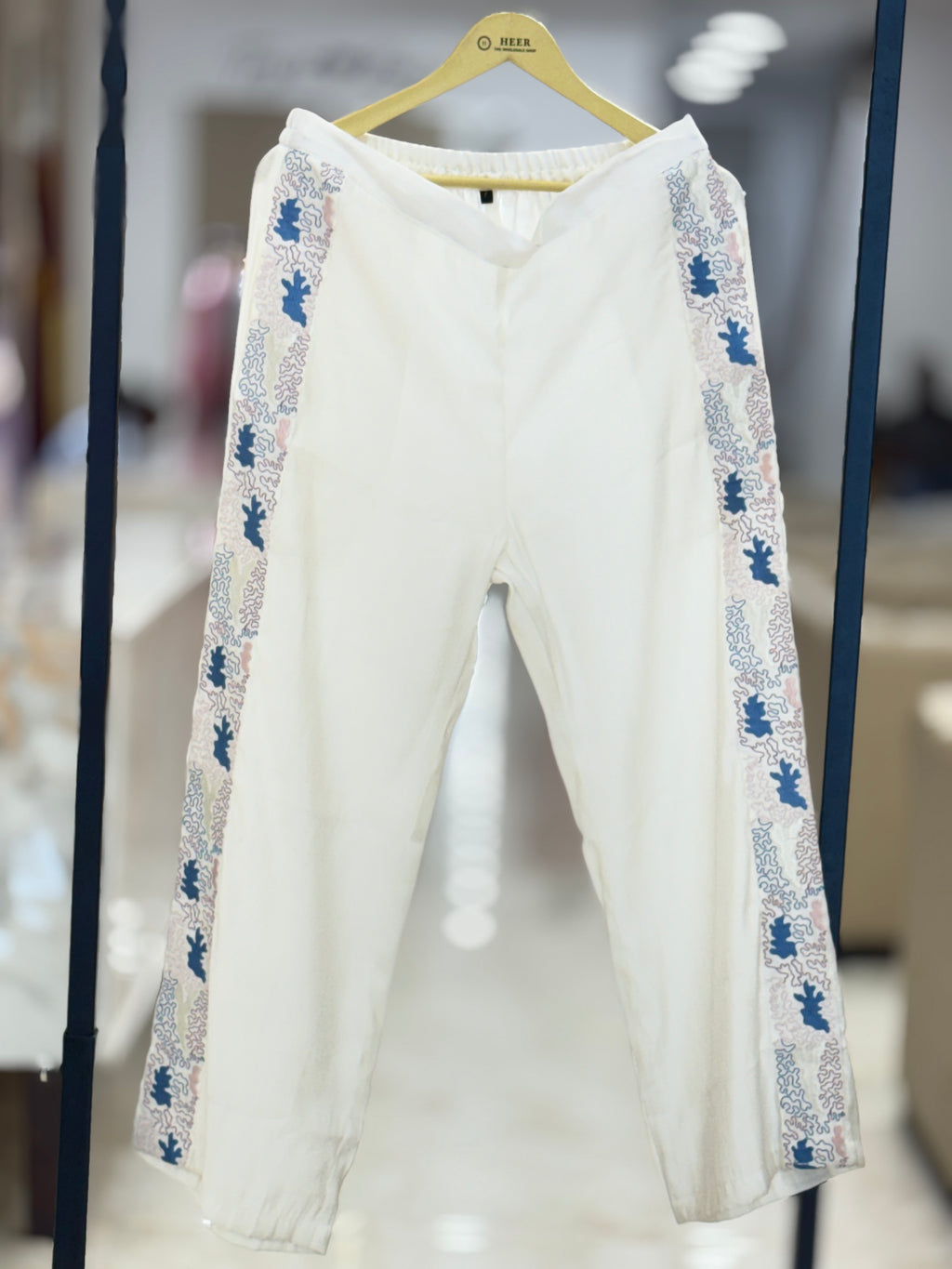 White Floral Embroidered Co-ord Set q562670