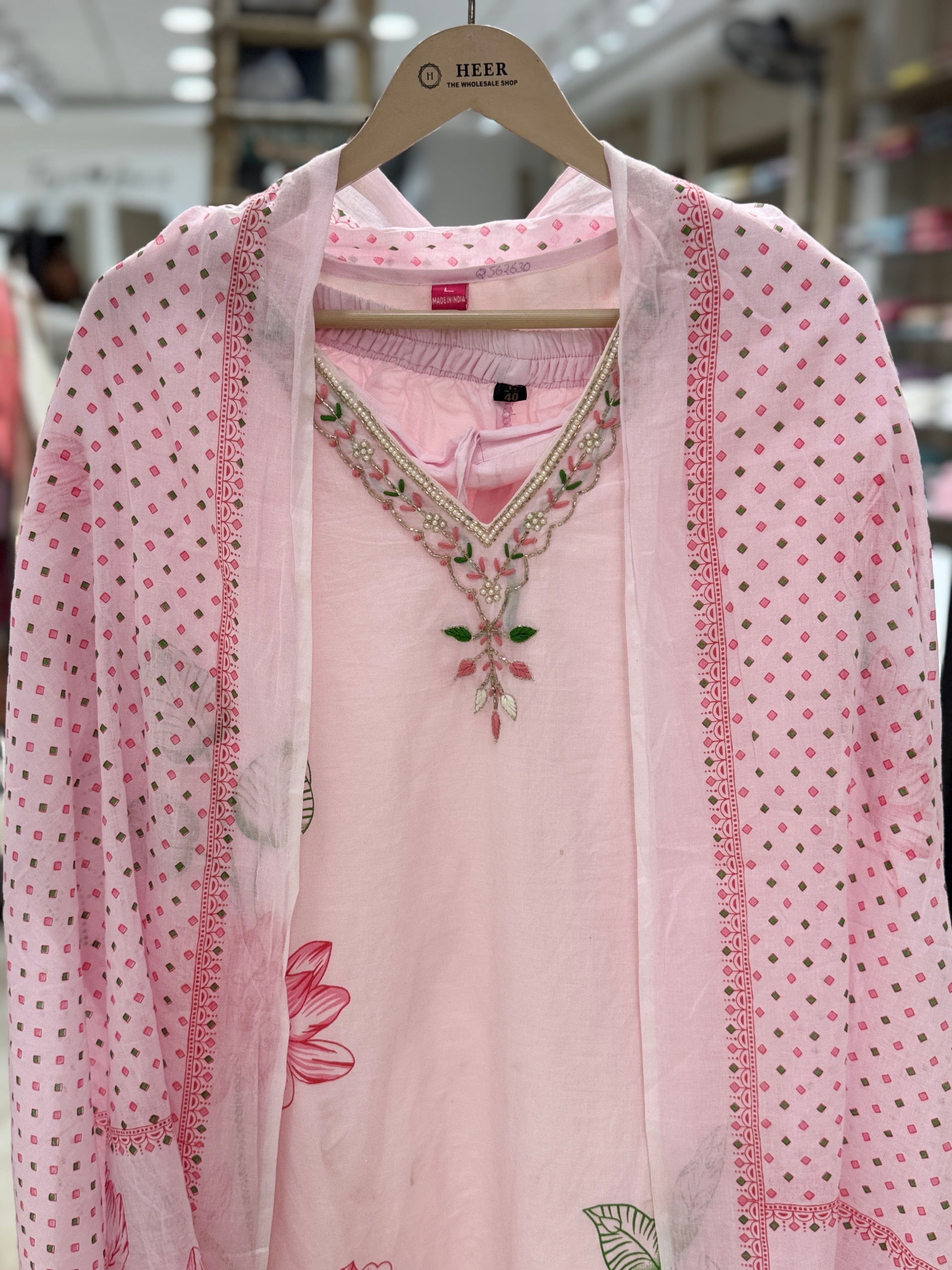 Q562630 Elegant Peach Cotton Kurta Pant Set with Floral Printed Dupatta