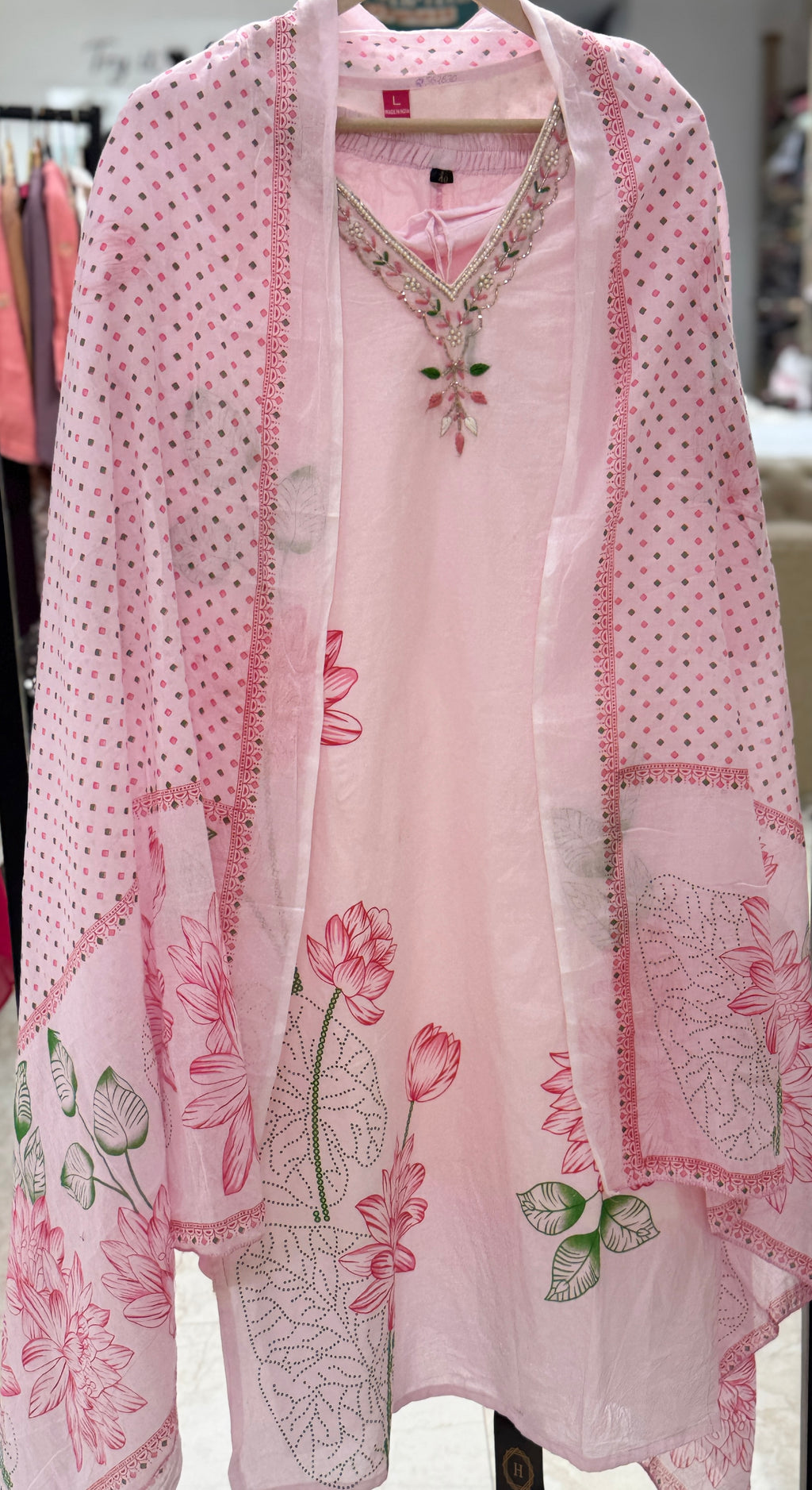 Q562630 Elegant Peach Cotton Kurta Pant Set with Floral Printed Dupatta
