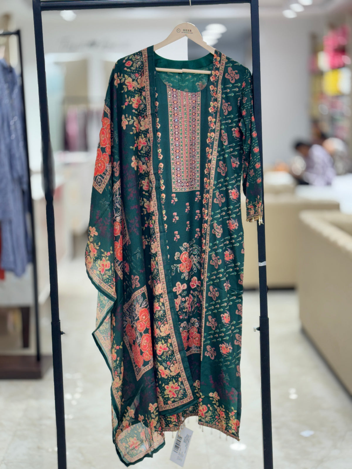 Printed Dark Green Suit Set elegant 3 pcs suit with floral dupatta q562950