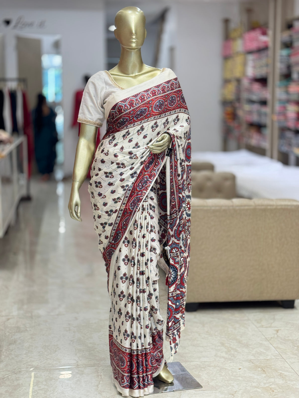 Elegant Off-White and Maroon Block Print Cotton Saree with Traditional Border q562964