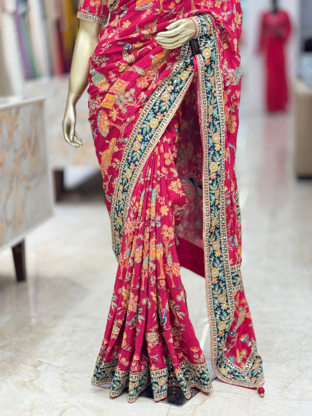 Traditional Floral Print Dark Pink Saree with Contrasting Border  readymade blouse q562967