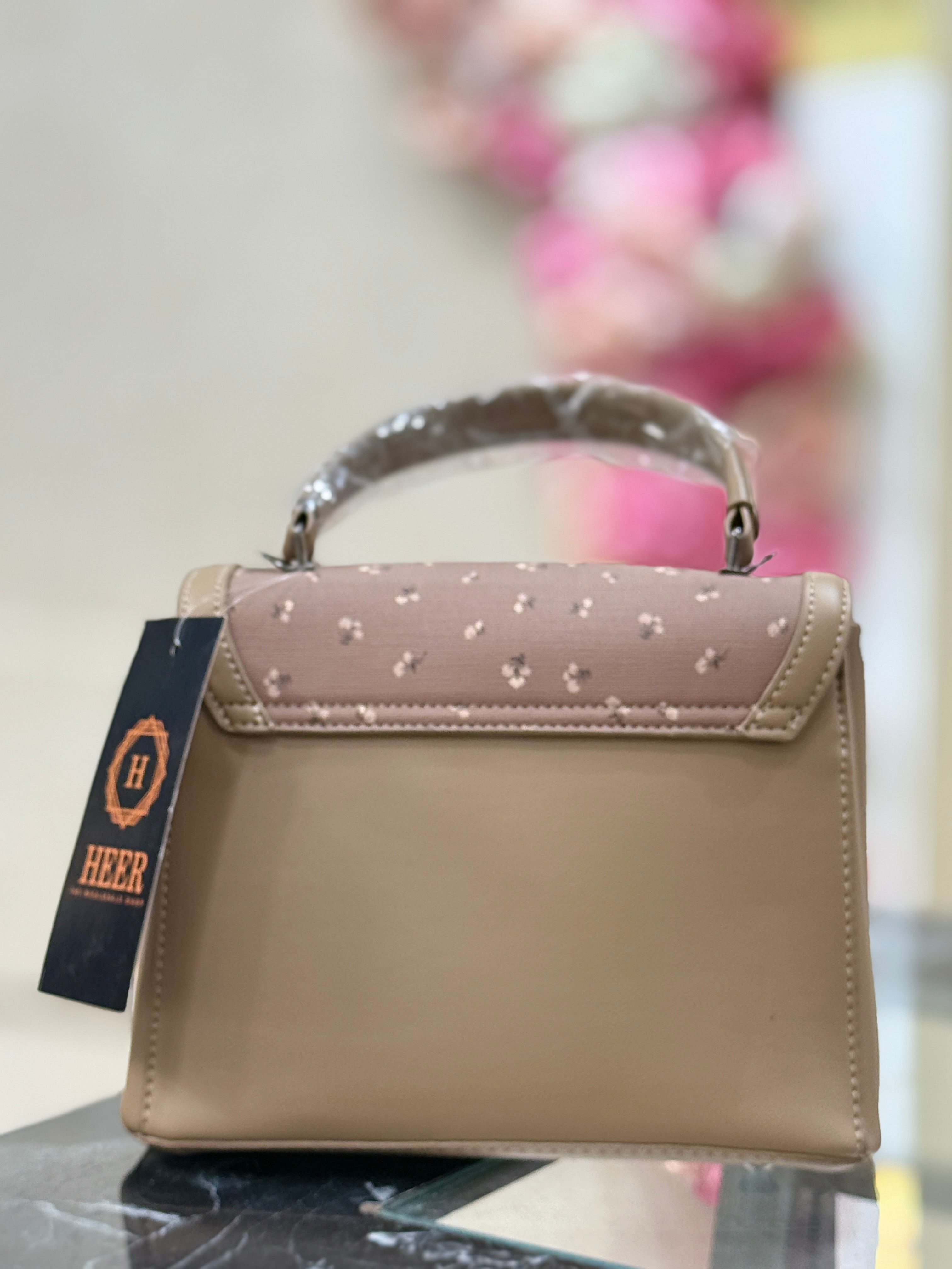 Q562464 Floral Bow Handbag