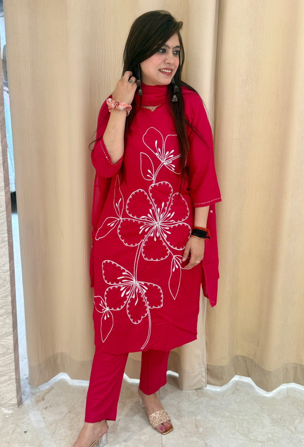 Vibrant Magenta Floral Embroidered Readymade Kurta Set with Dupatta Q562668