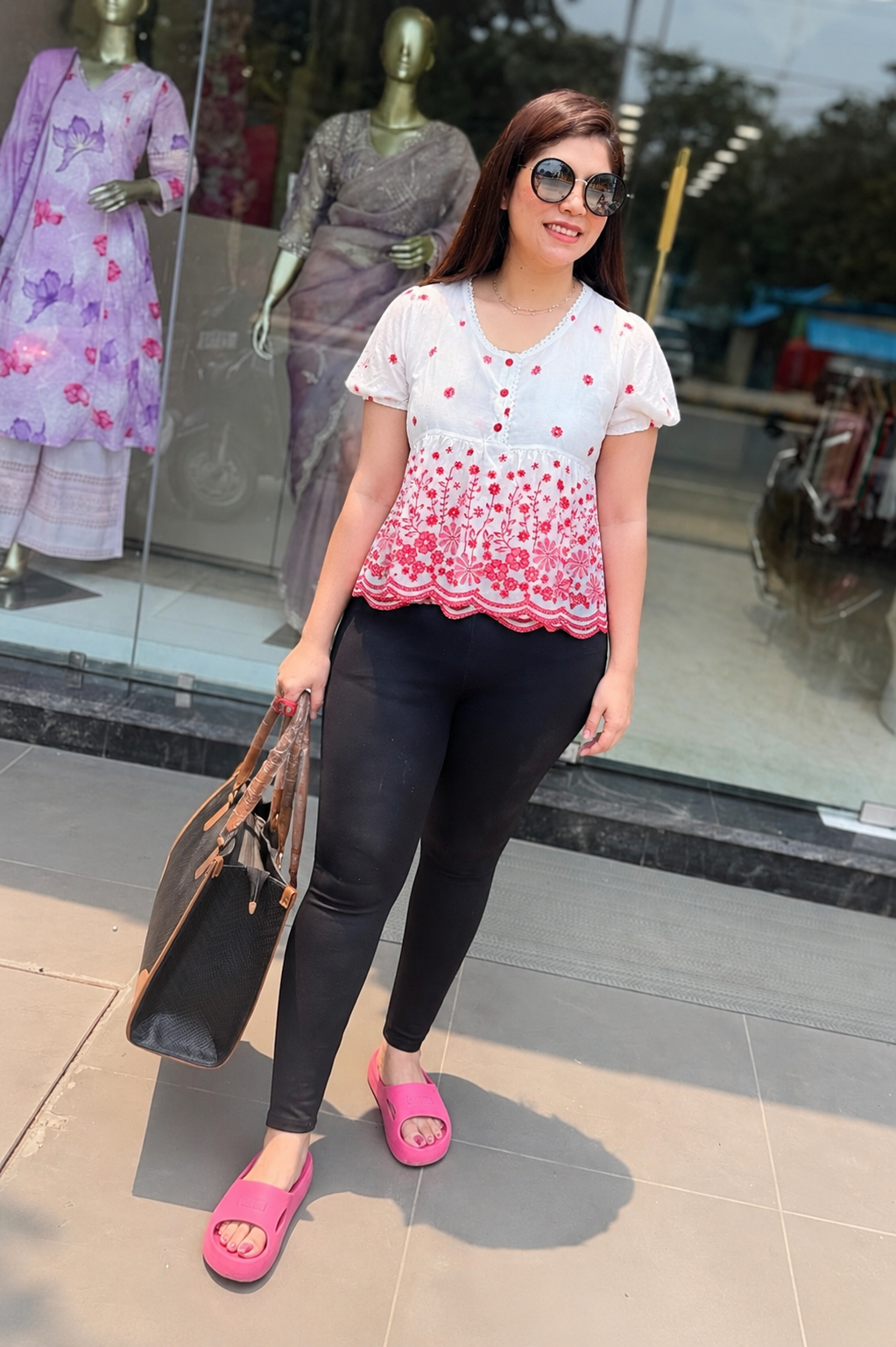 White & Red Embroidered Peplum Top q562863