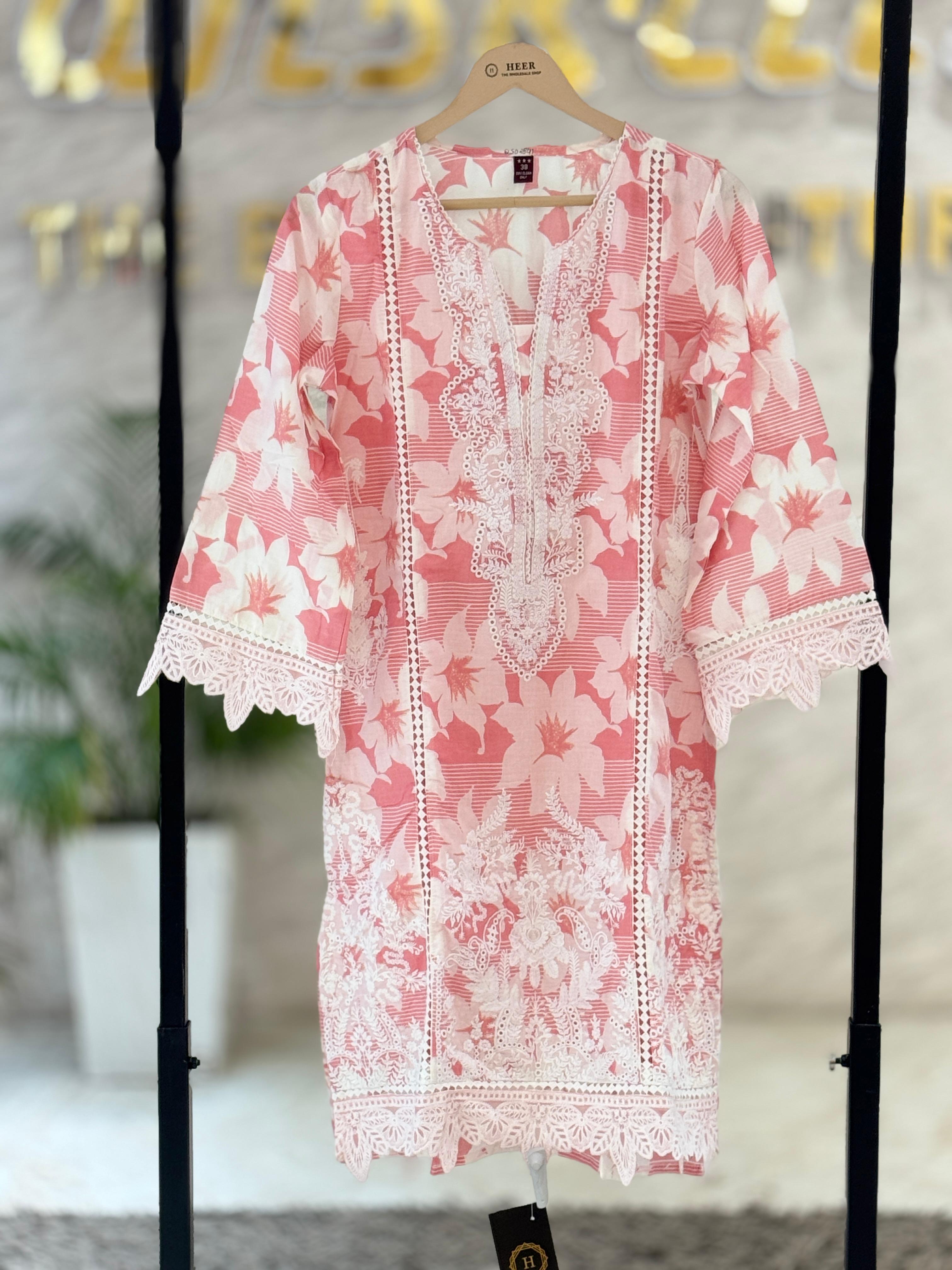 Exquisite White & Coral Pink Floral Kurta Set with Intricate Embroidery & Scalloped Lace q562841