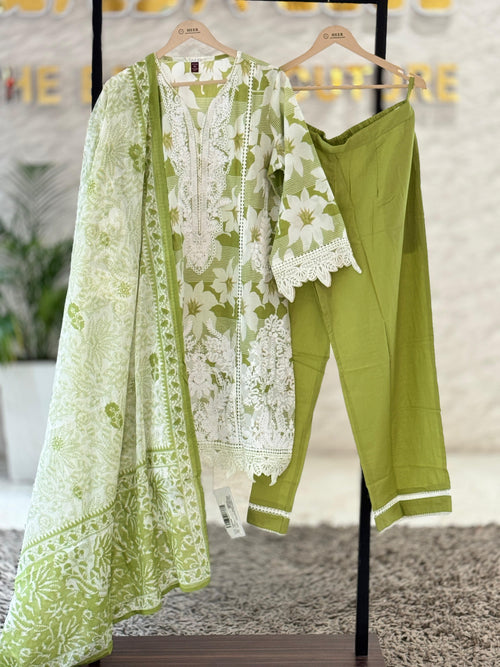 Contemporary Floral Embroidered Camp Collar Top – Artisanal Casual Elegance q562840