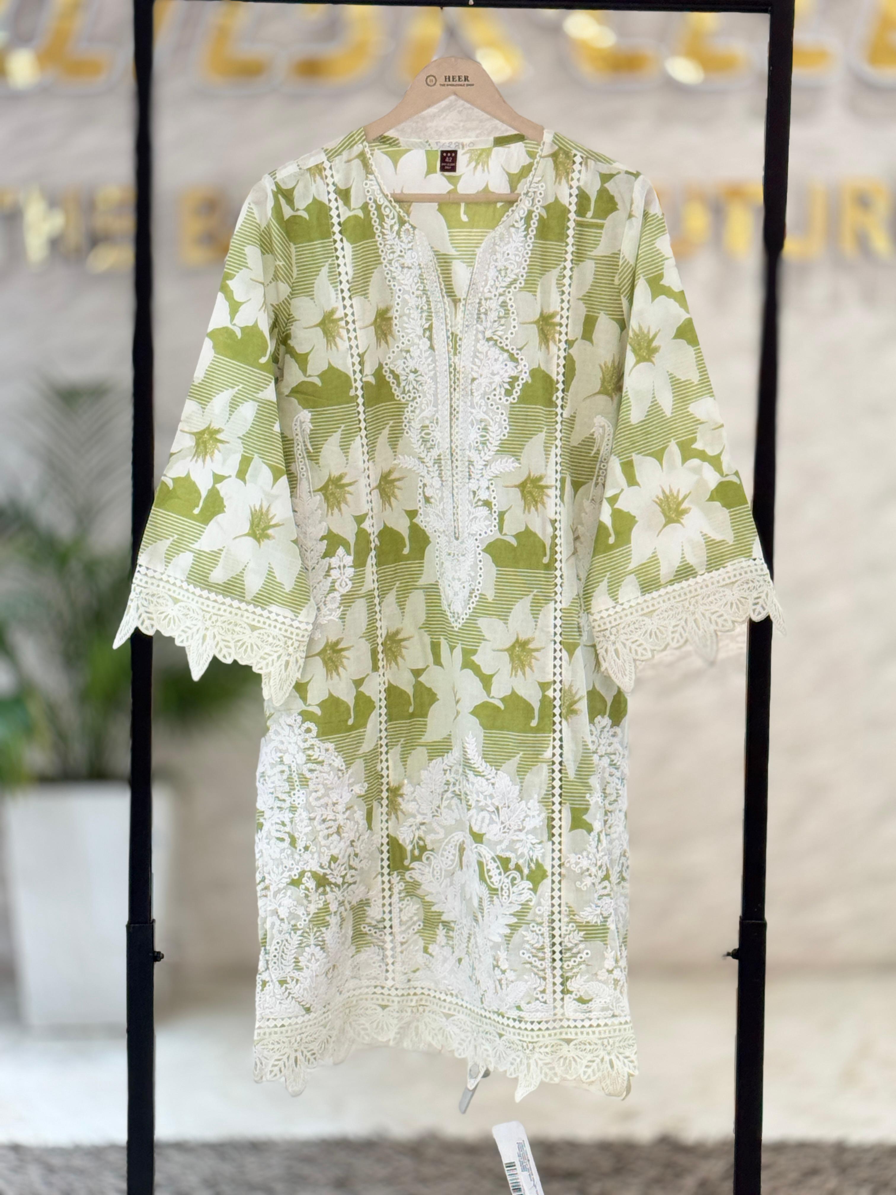 Contemporary Floral Embroidered Camp Collar Top – Artisanal Casual Elegance q562840