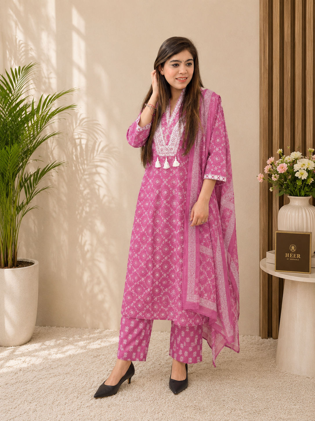 Fuchsia Floral Print Kurta Set with White Embroidery q562821