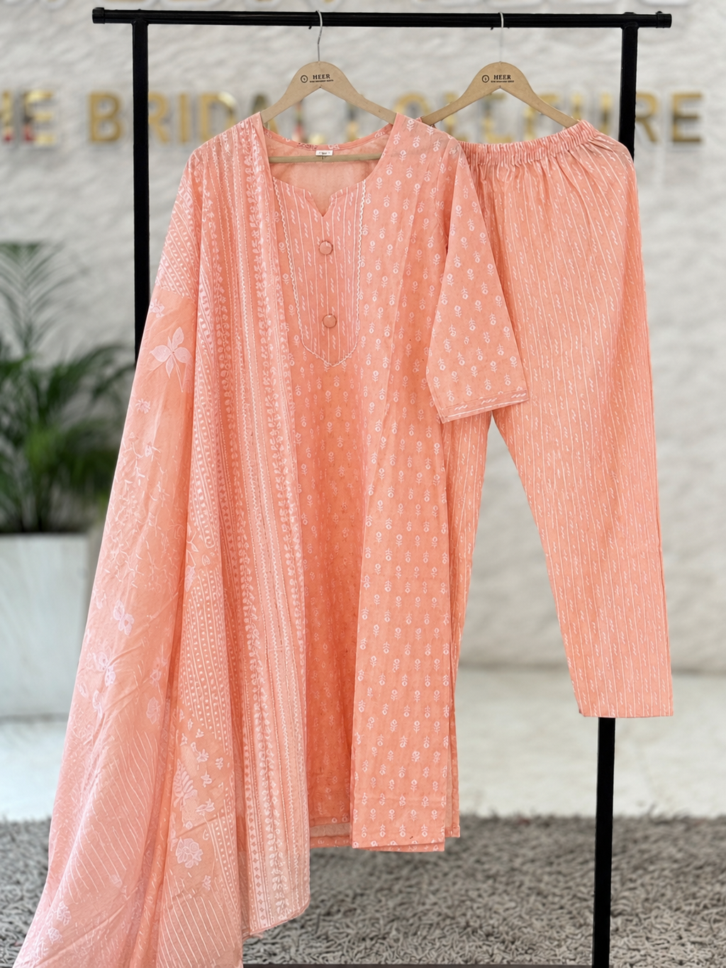 Elegant Peach Printed Kurta Set with Dupatta q562825