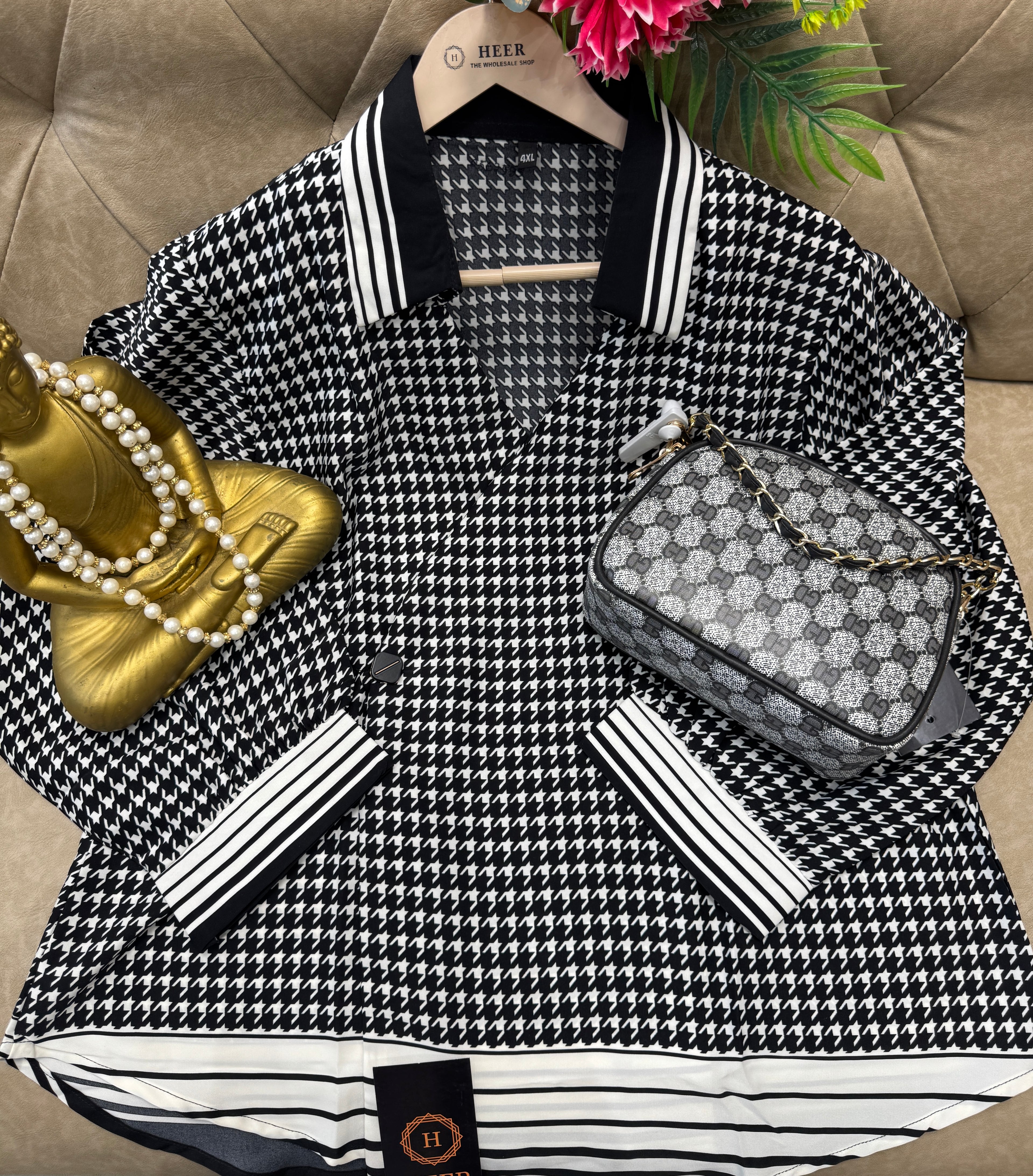 Q562585 Trendy Monochrome Casual Partywear Top