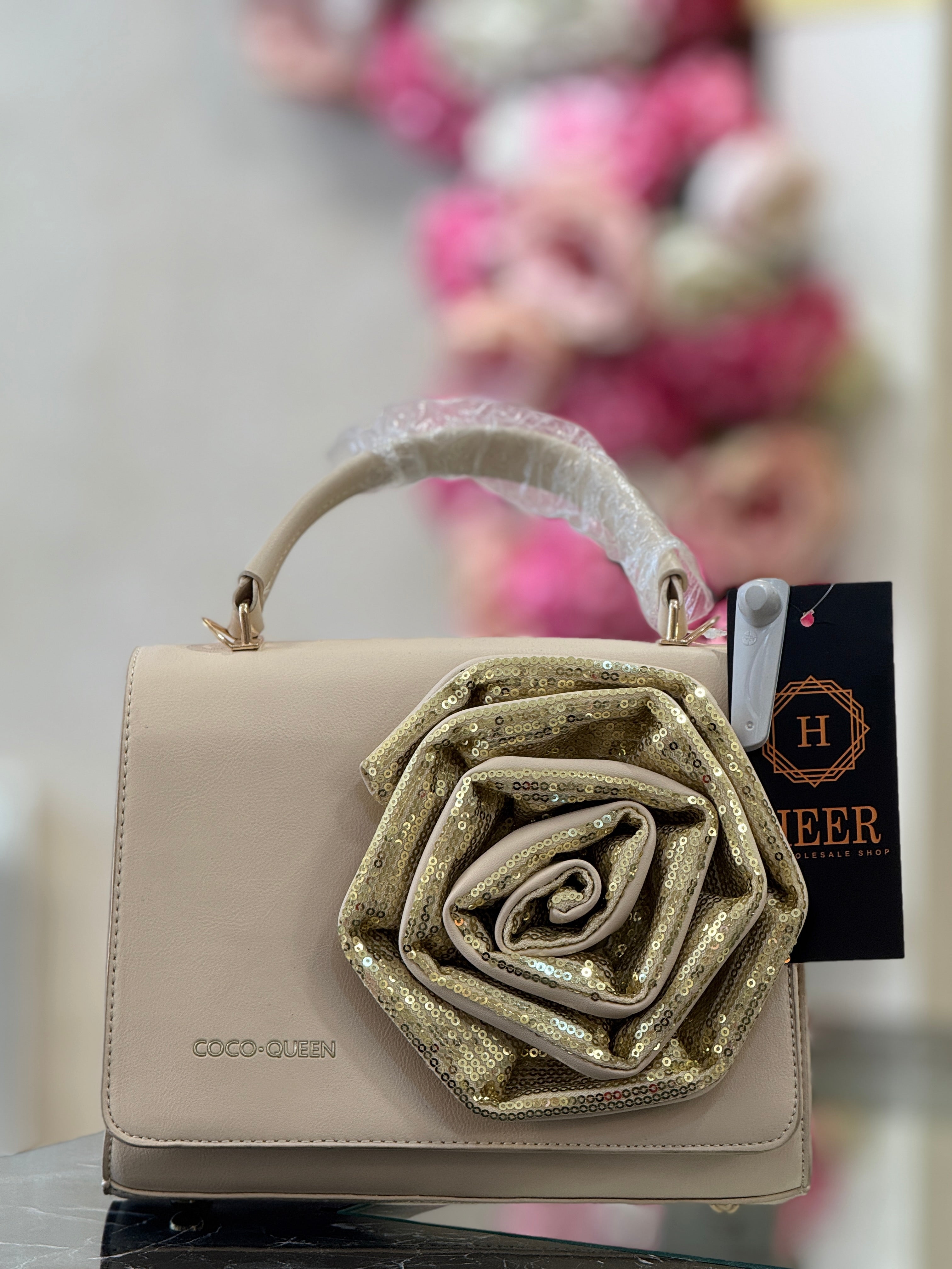 Q562468 White Rose Designer Handbag