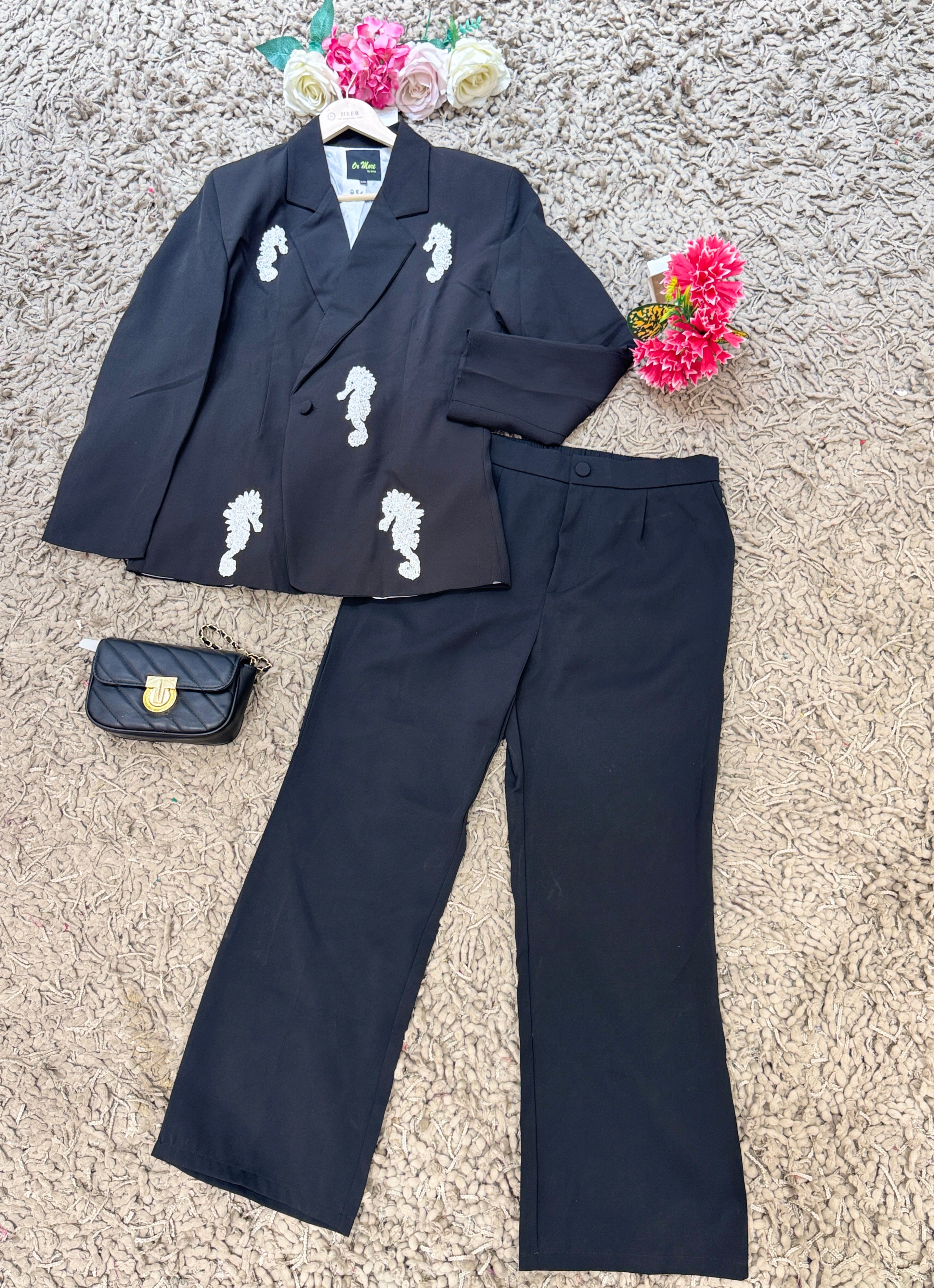 Q562545 black blazer coord set