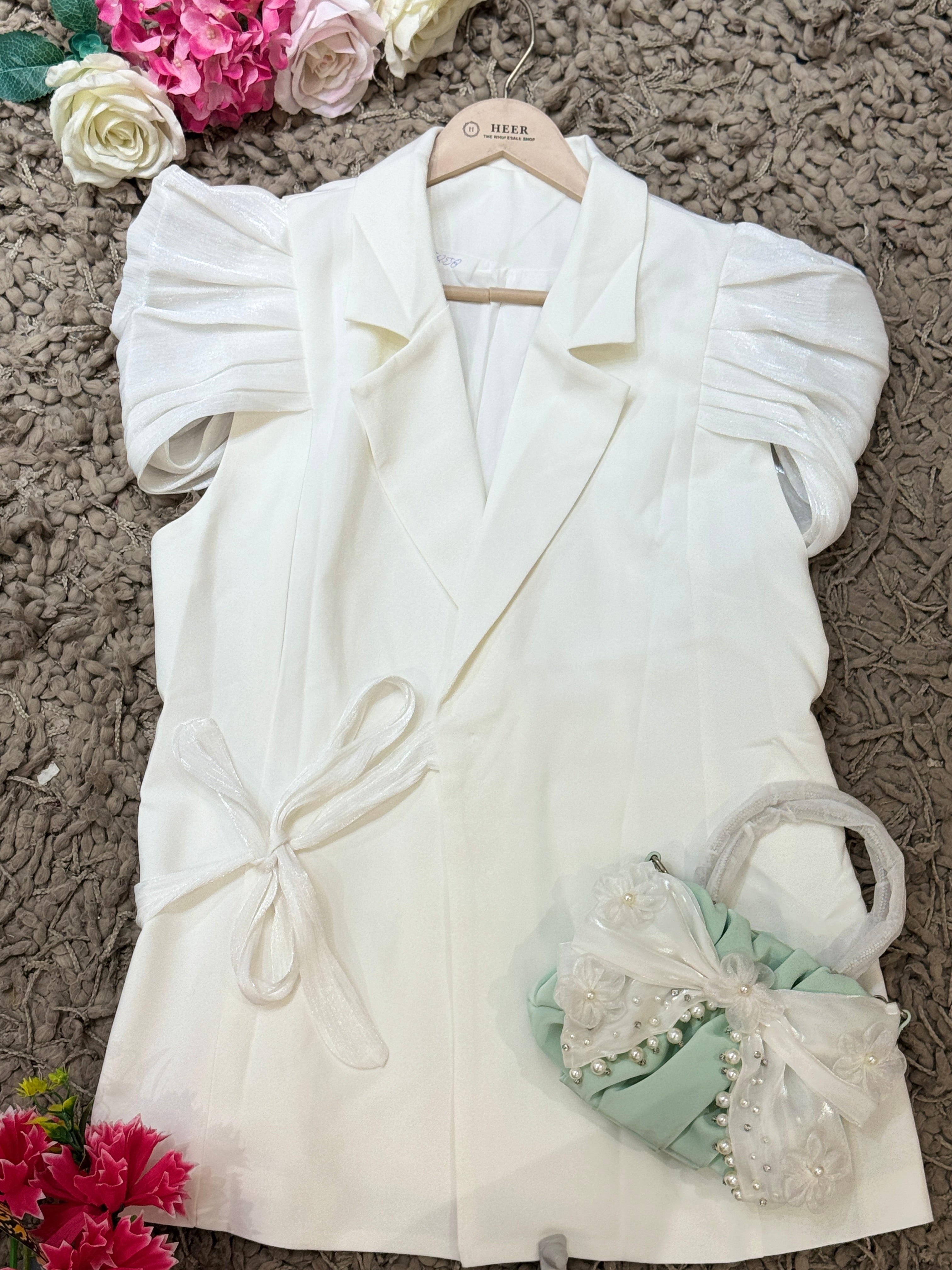 Q562558 Elegant White Puff Sleeve Co-ord Set for Women