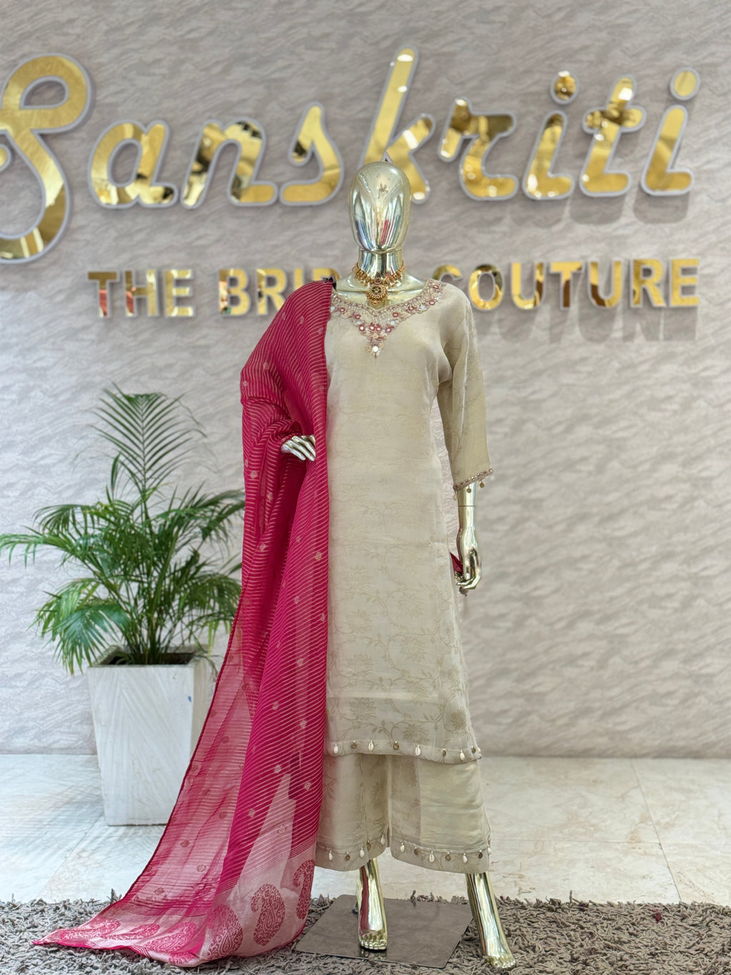 Q562615 ivory straight kurta set with pants vibrant dupatta.