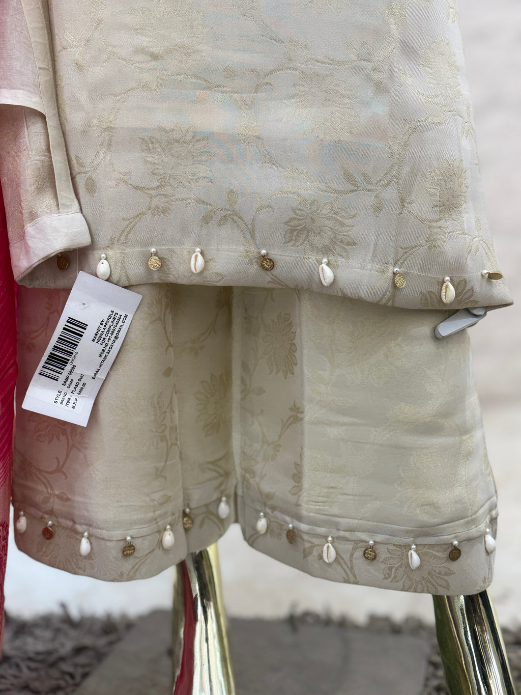Q562615 ivory straight kurta set with pants vibrant dupatta.