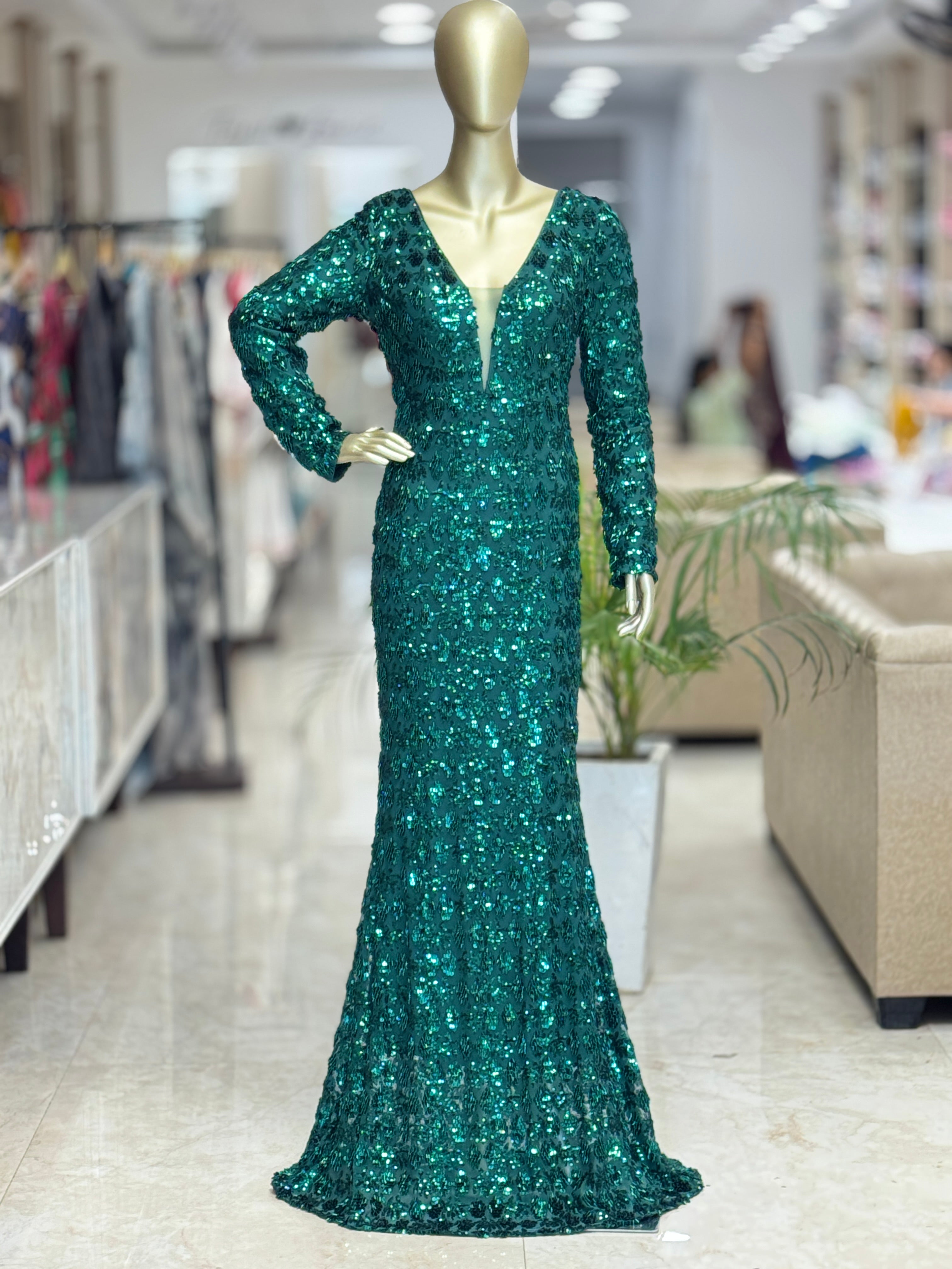 Q562167 Elegant emerald green sequin western gown with a deep V-neck