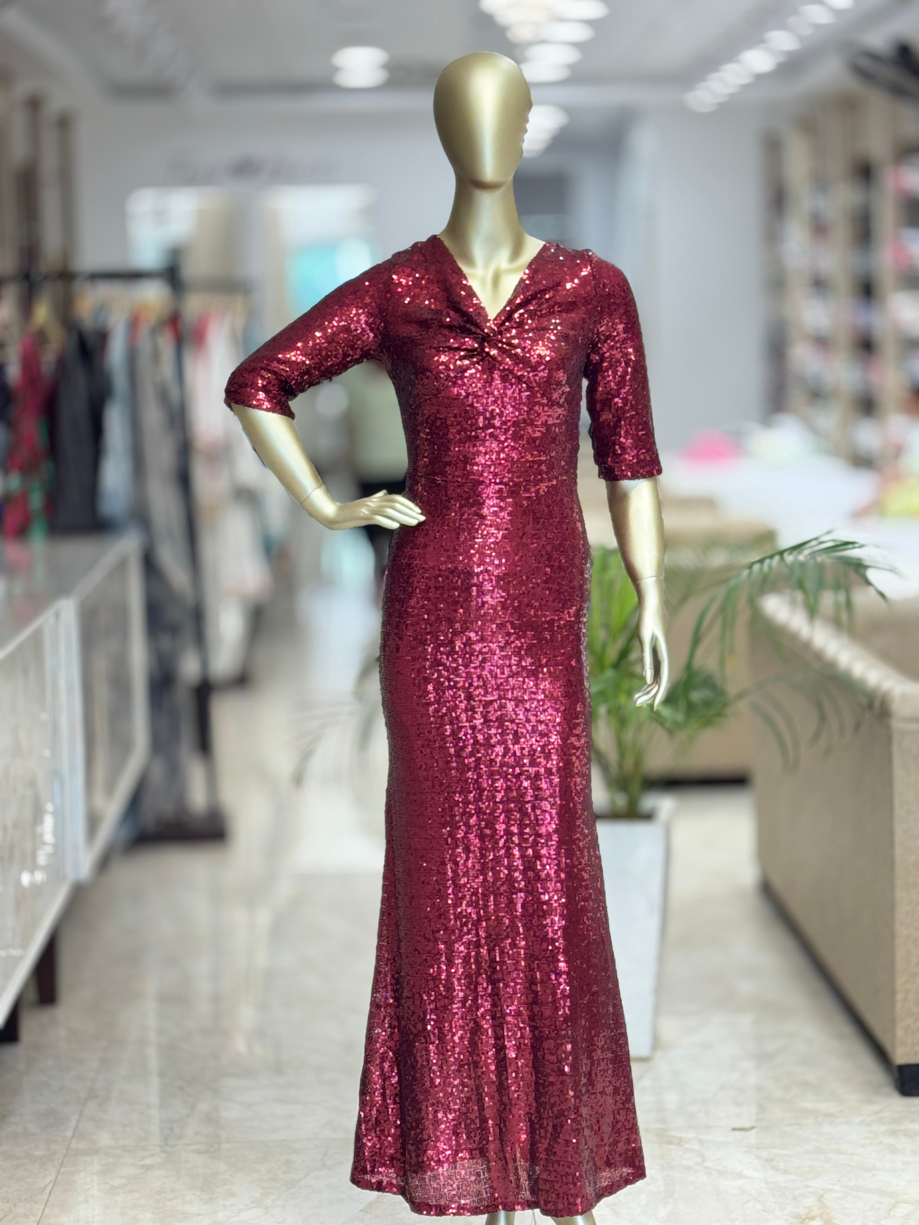 Q561245 Elegant wine shimmer bodycon gown with a flattering mermaid silhouette