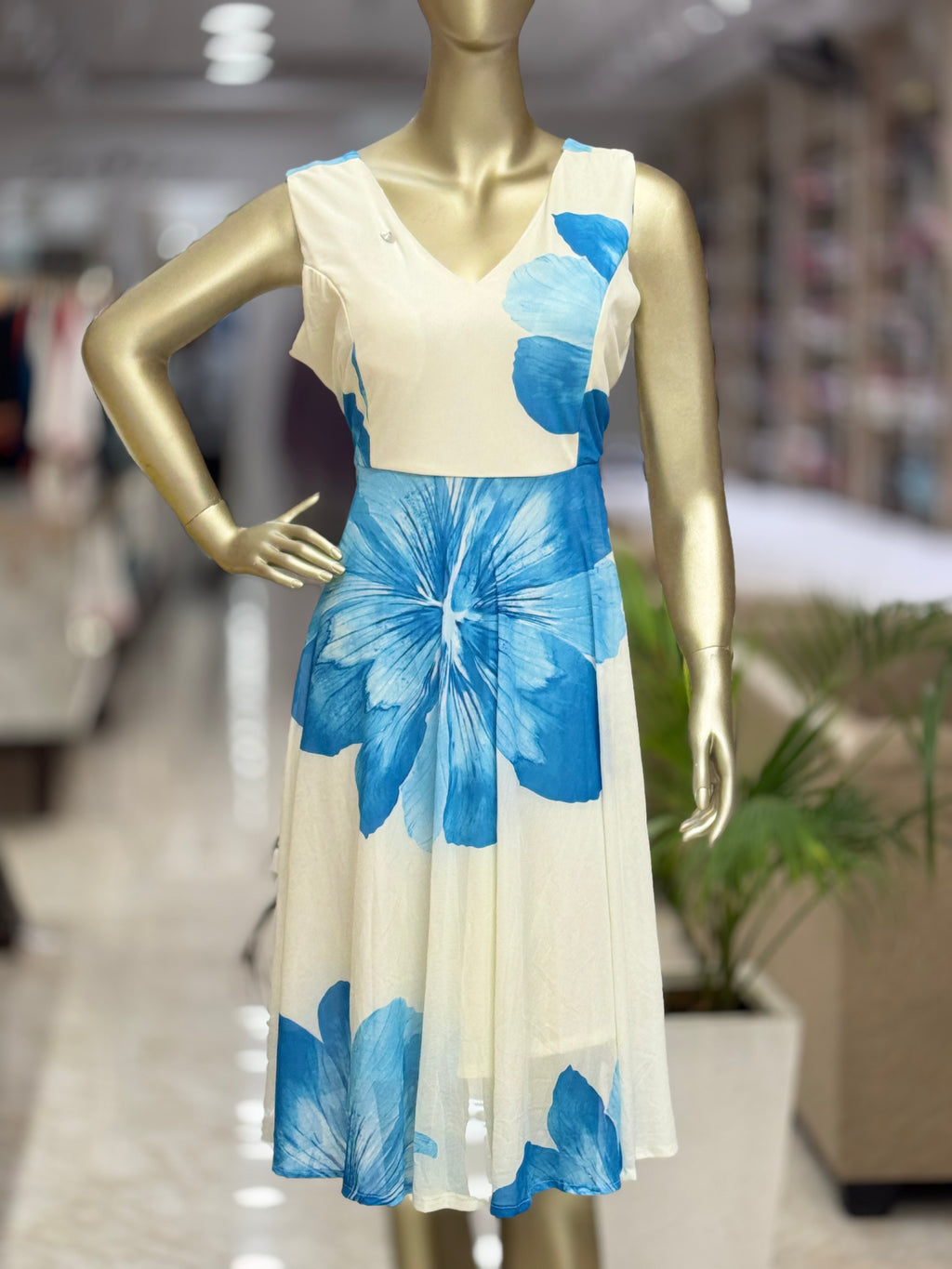 Q562565 White & Blue Floral Sleeveless Midi Dress