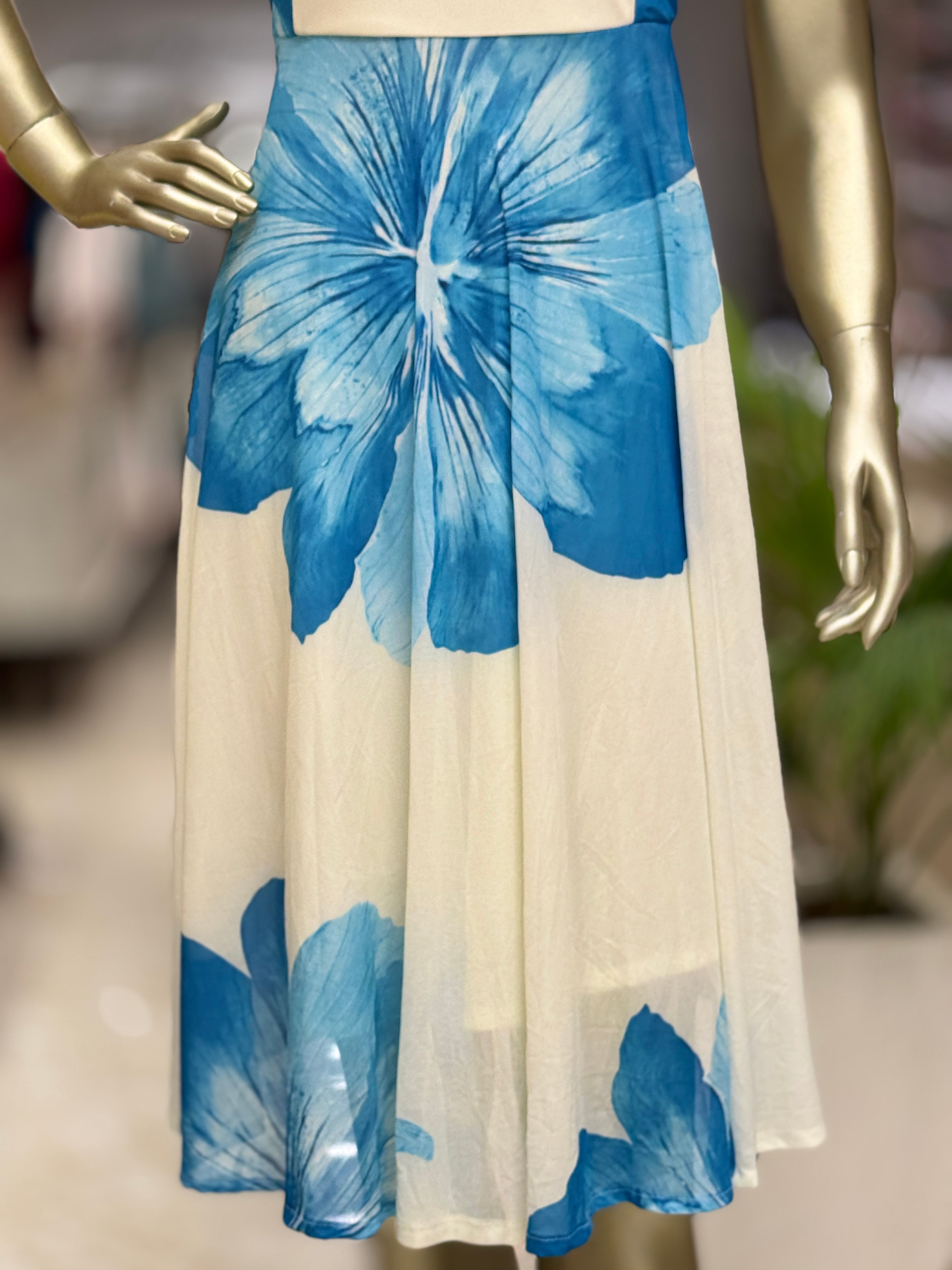 Q562565 White & Blue Floral Sleeveless Midi Dress