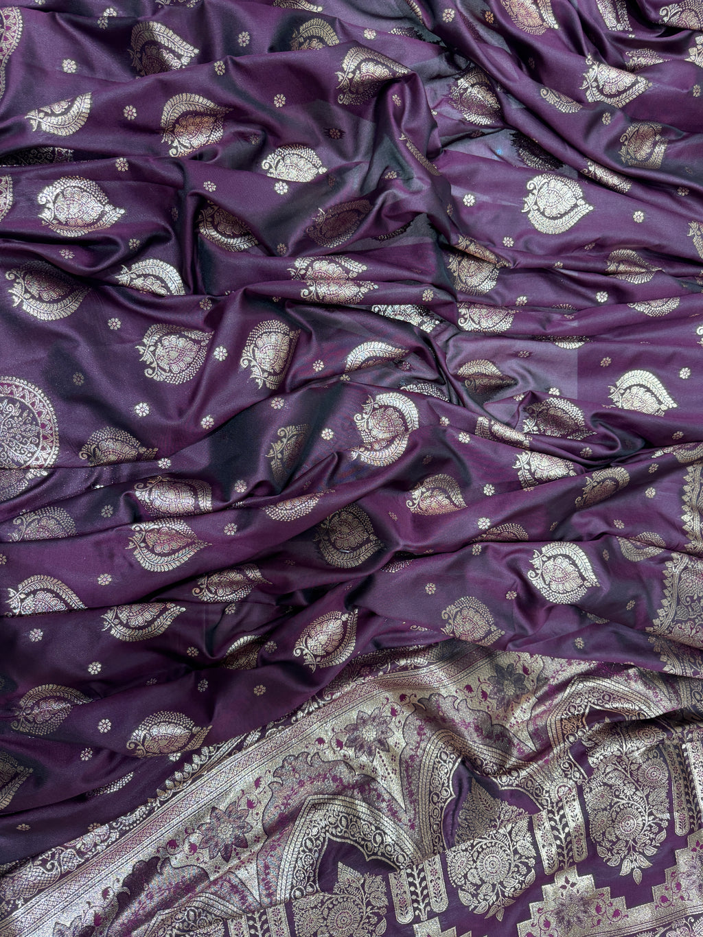 Q562722 Royal Purple Flowing Silk Saree
