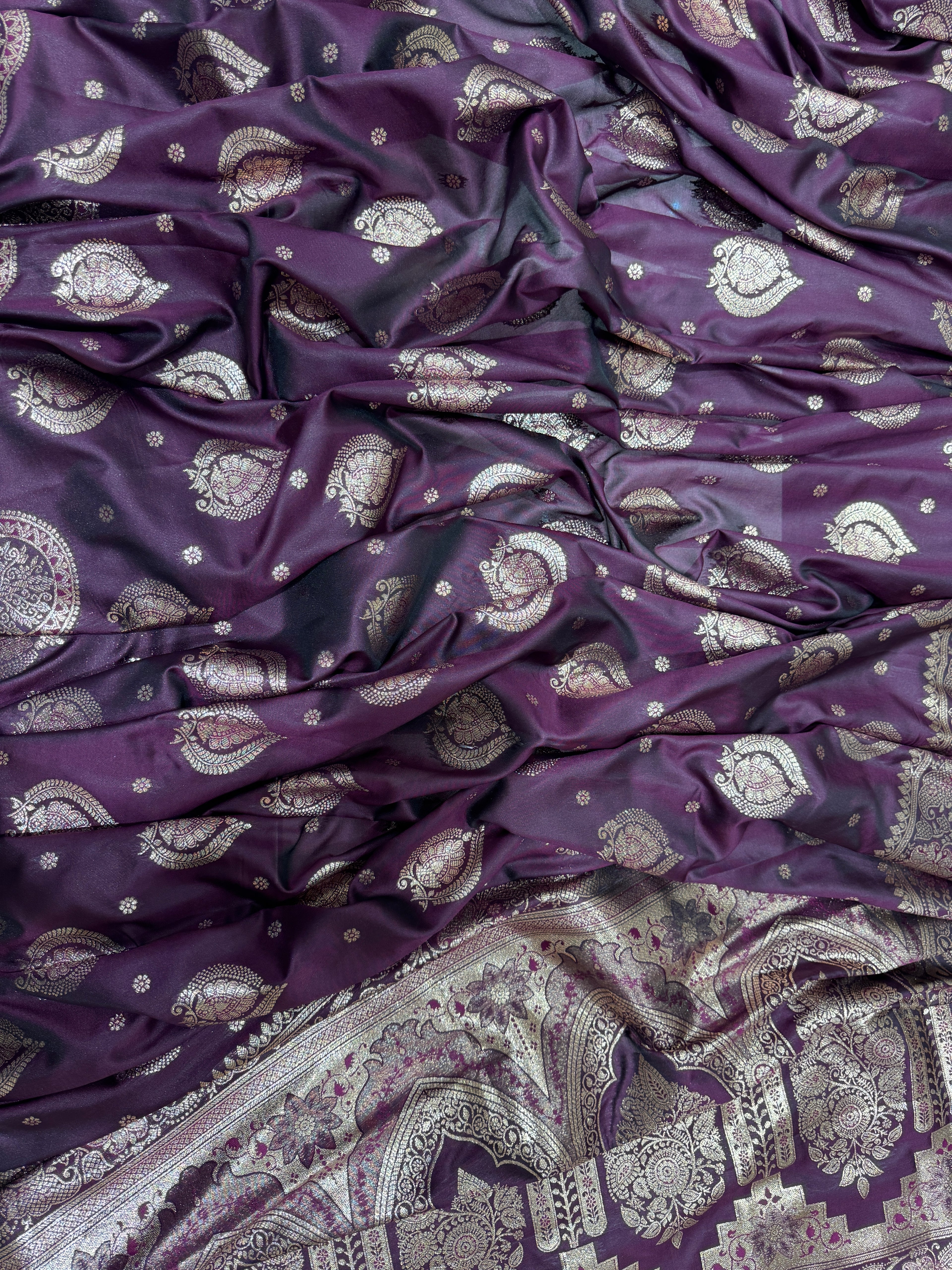 Q562722 Royal Purple Flowing Silk Saree