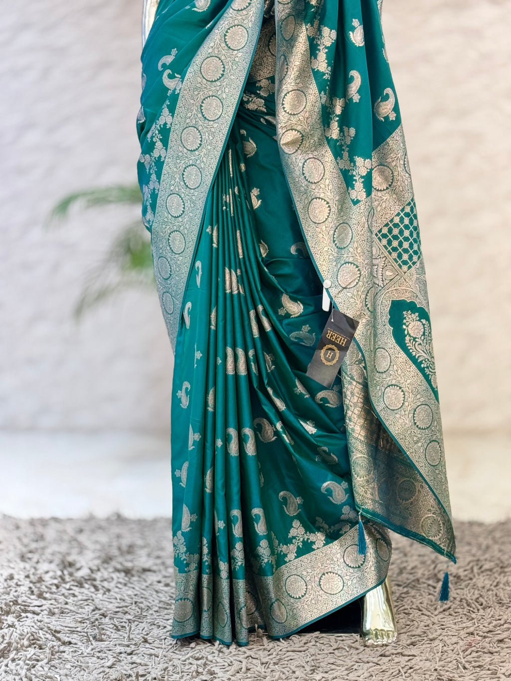 Q562722 Rama Green Silk Saree