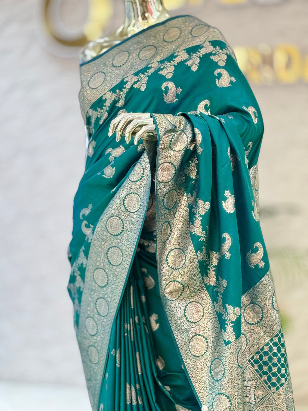 Q562722 Rama Green Silk Saree