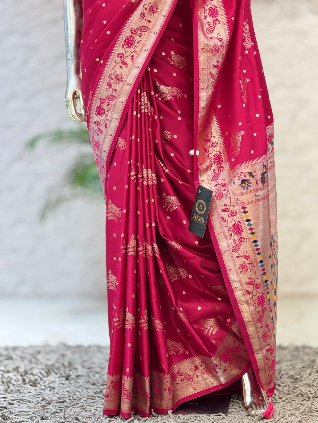Magenta Silk Saree Q562721