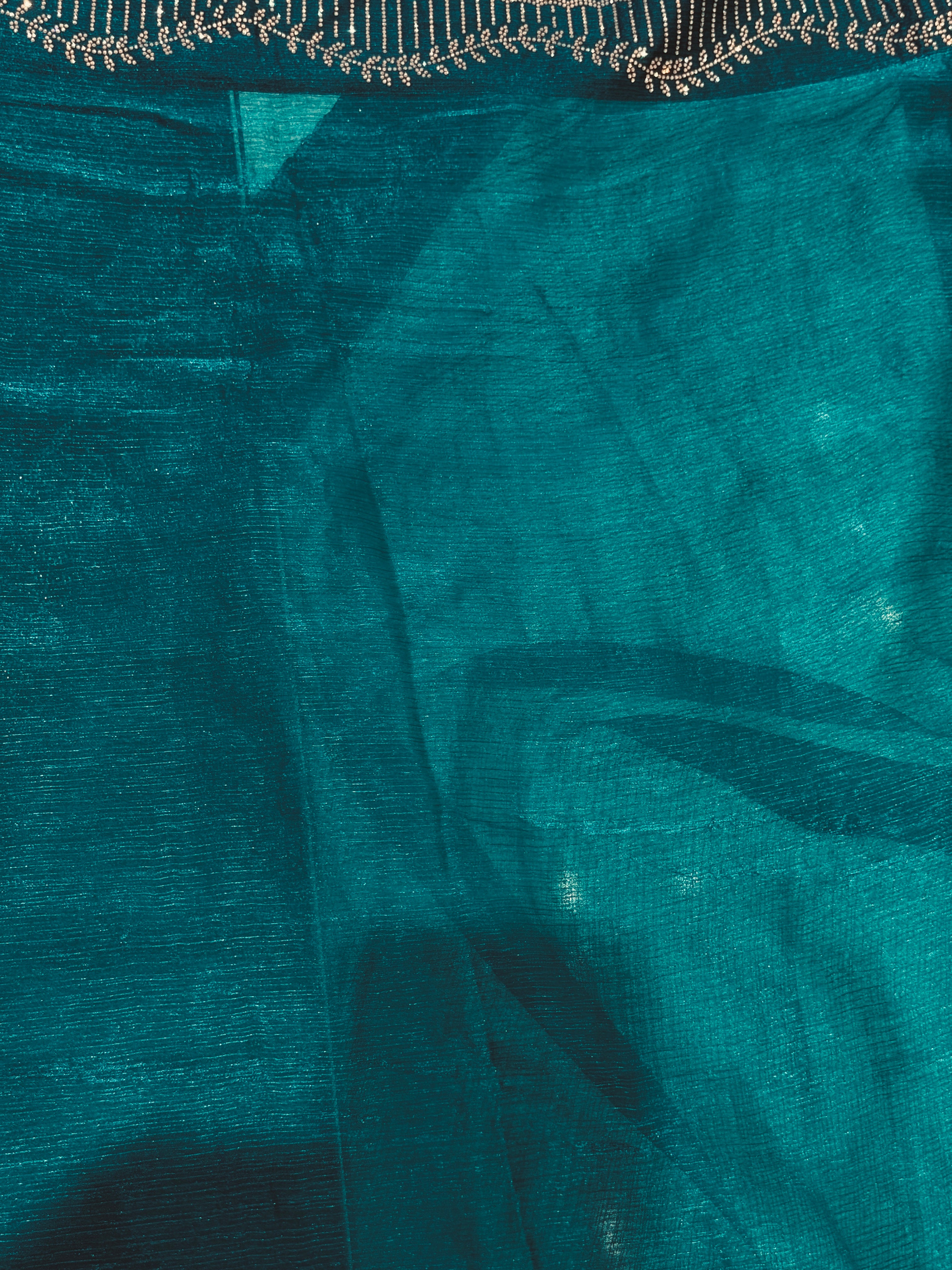 Majestic Peacock Teal Crinkle Silk Saree with Hand-Studded Border q562437