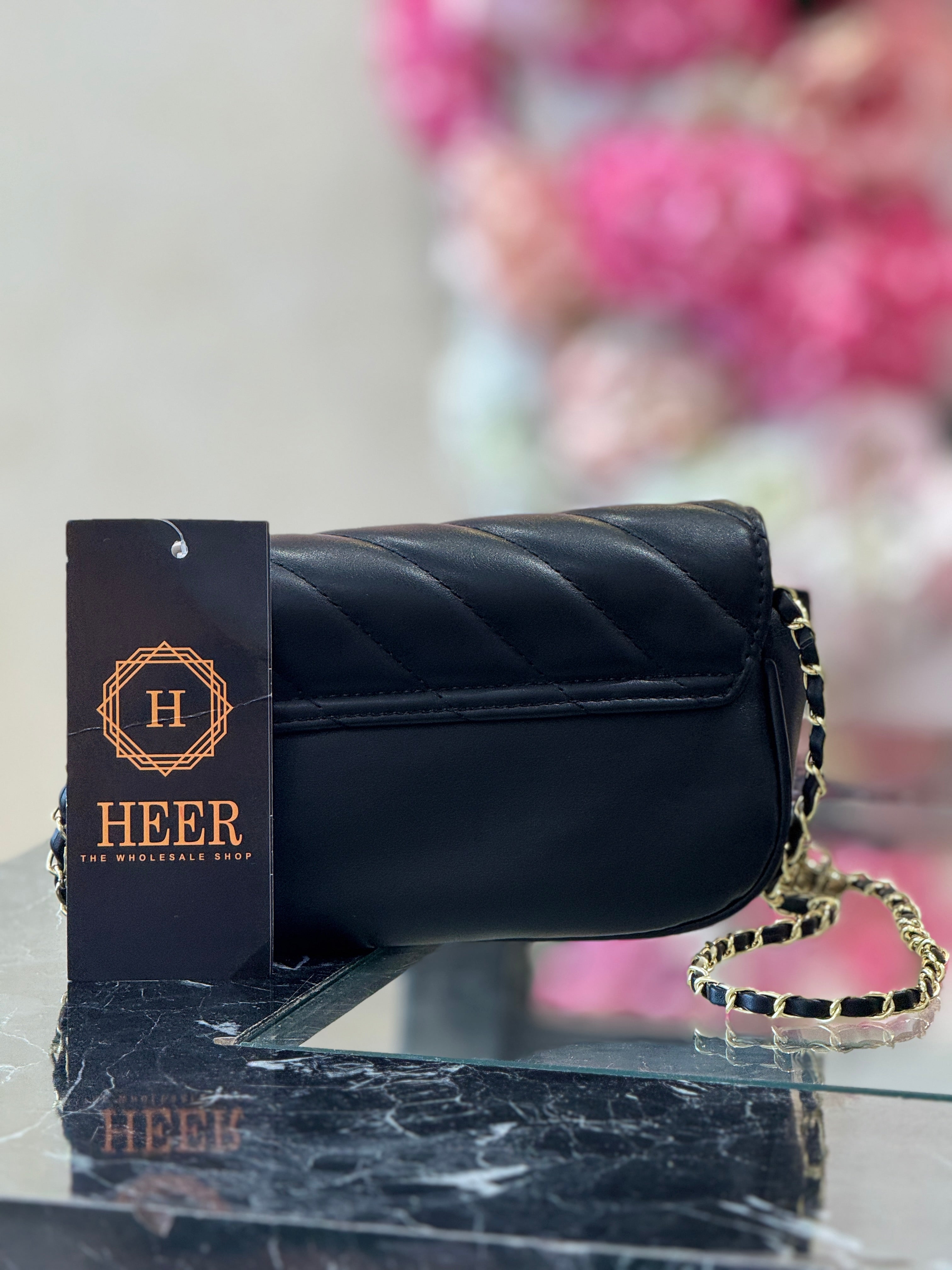 Q562462 Elegant Black Quilted Sling Bag with Gold Chain Strap
